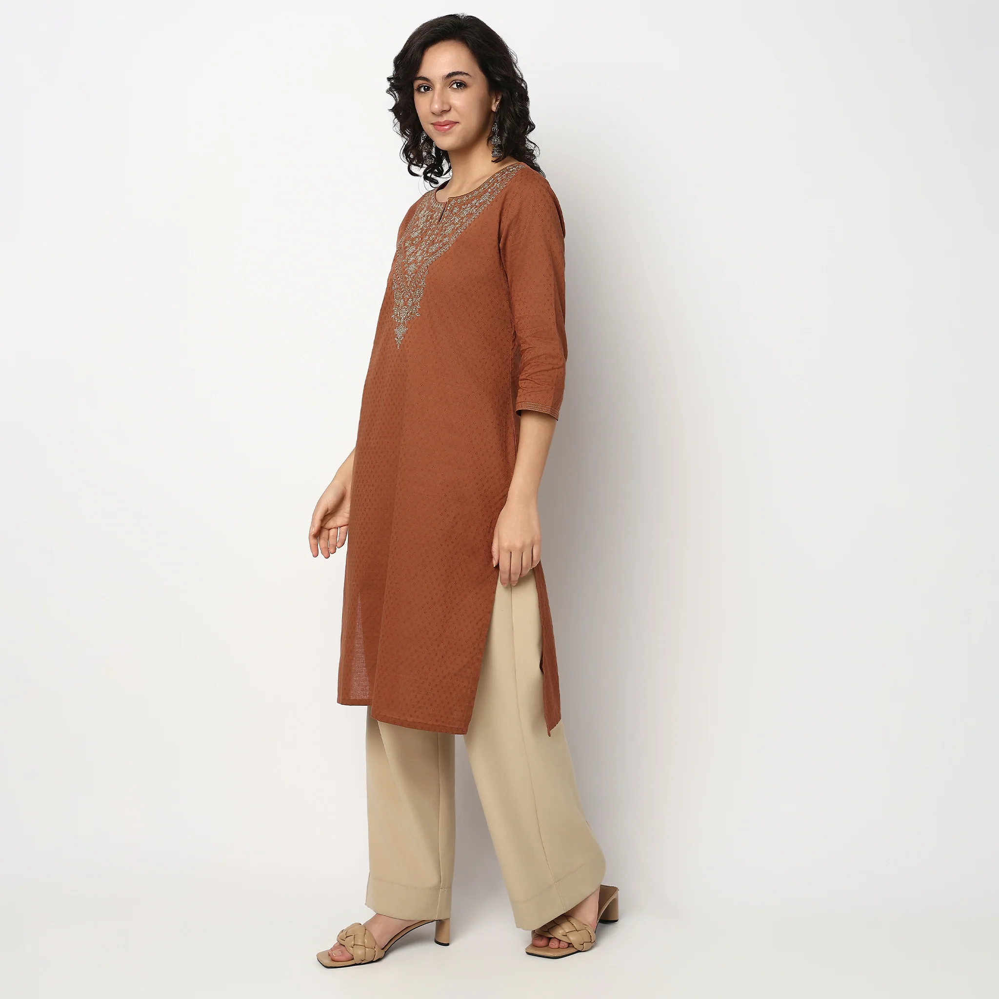 Embroidered Yoke Long Kurta - Image 5