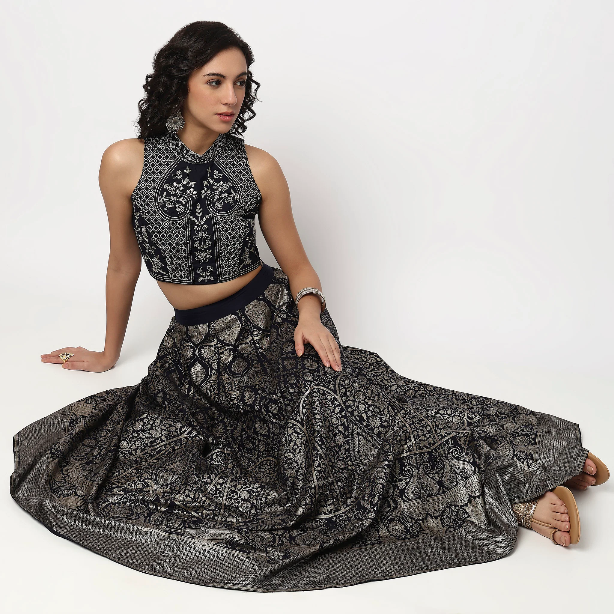 Embroidered Band Collar Crop Top
