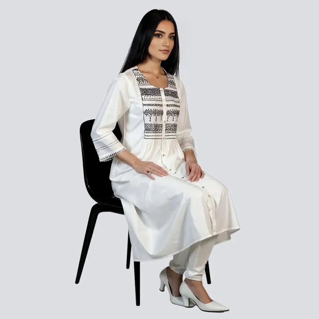 Embroidered Flared Kurta - Image 3