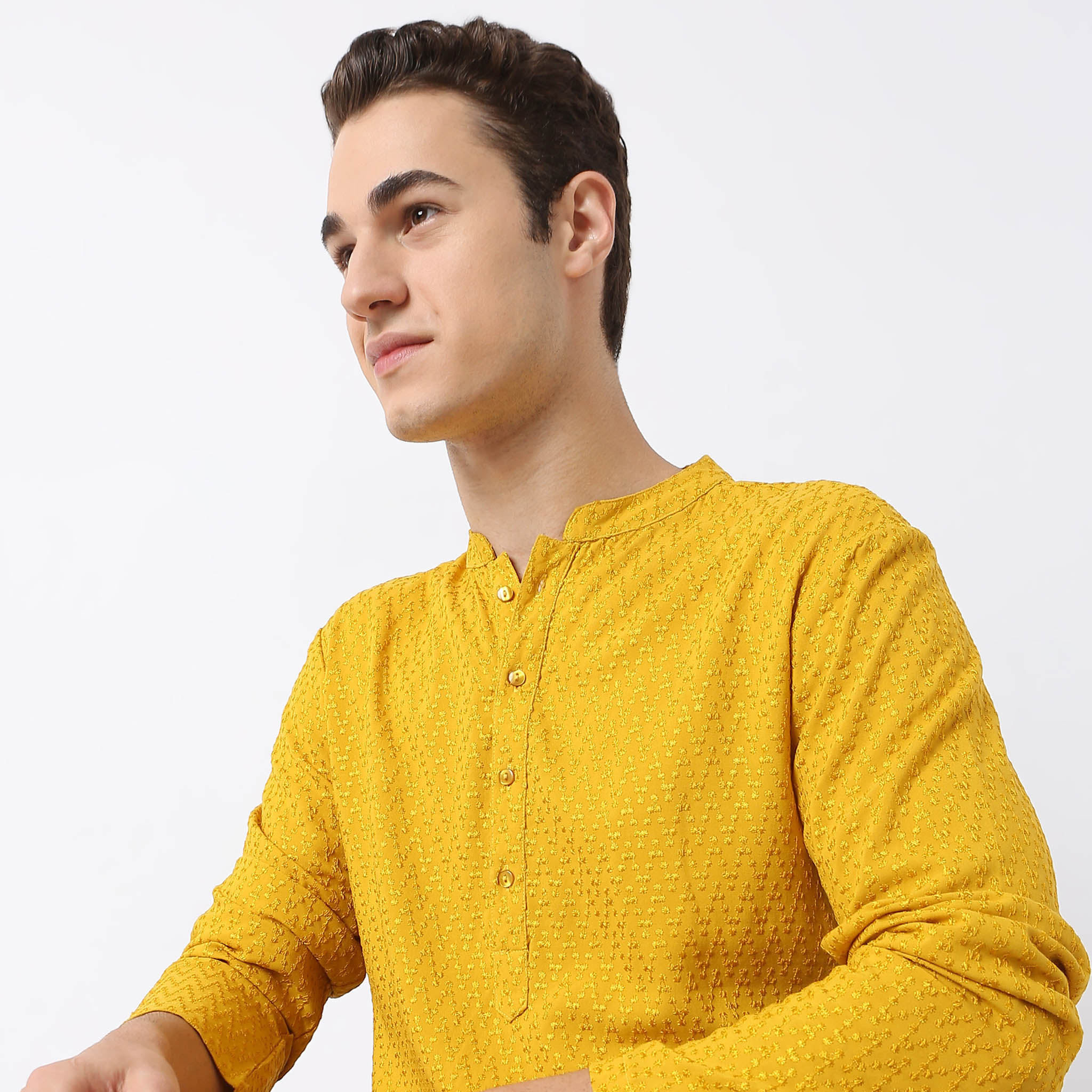 Exquisite Embroidered Straight Kurta - Image 4