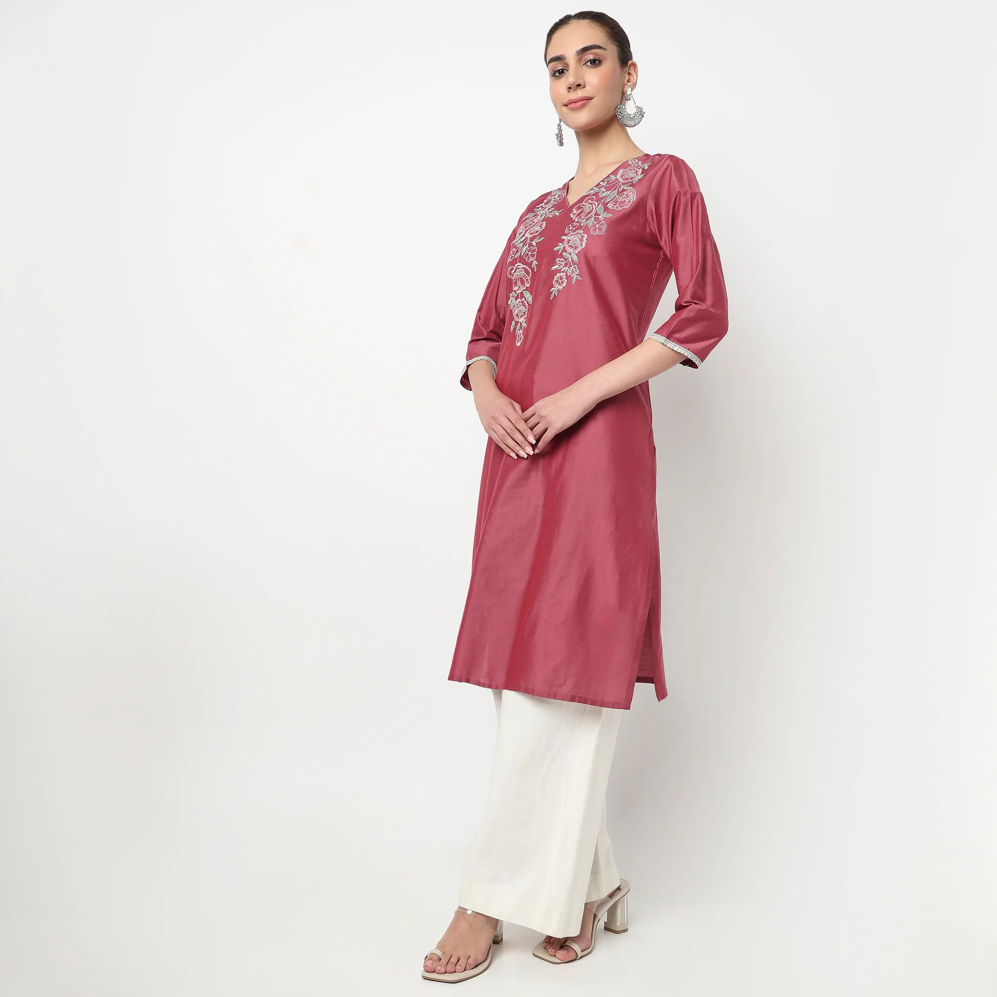 Embroidered V-Neck Kurta - Image 10