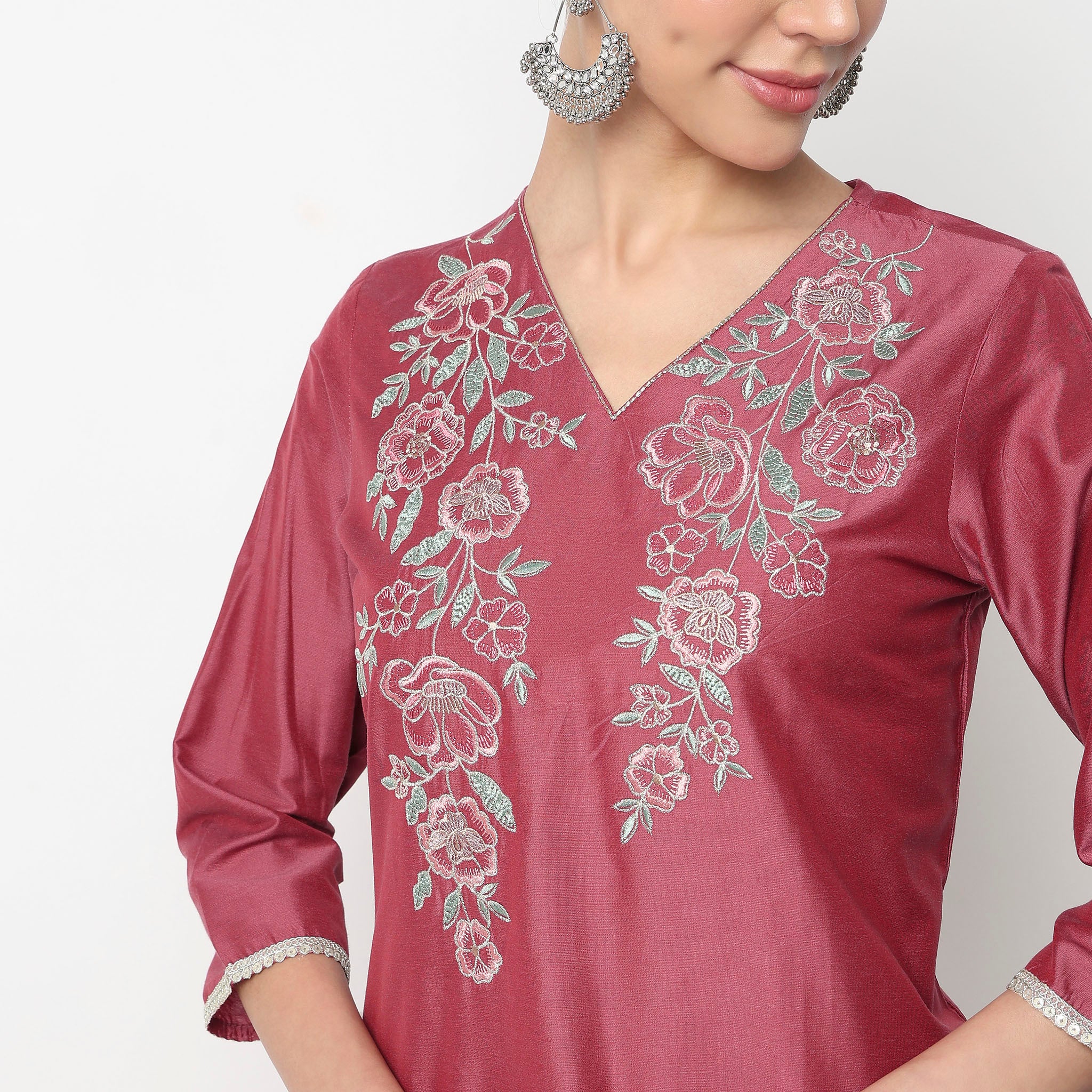 Embroidered V-Neck Kurta - Image 9