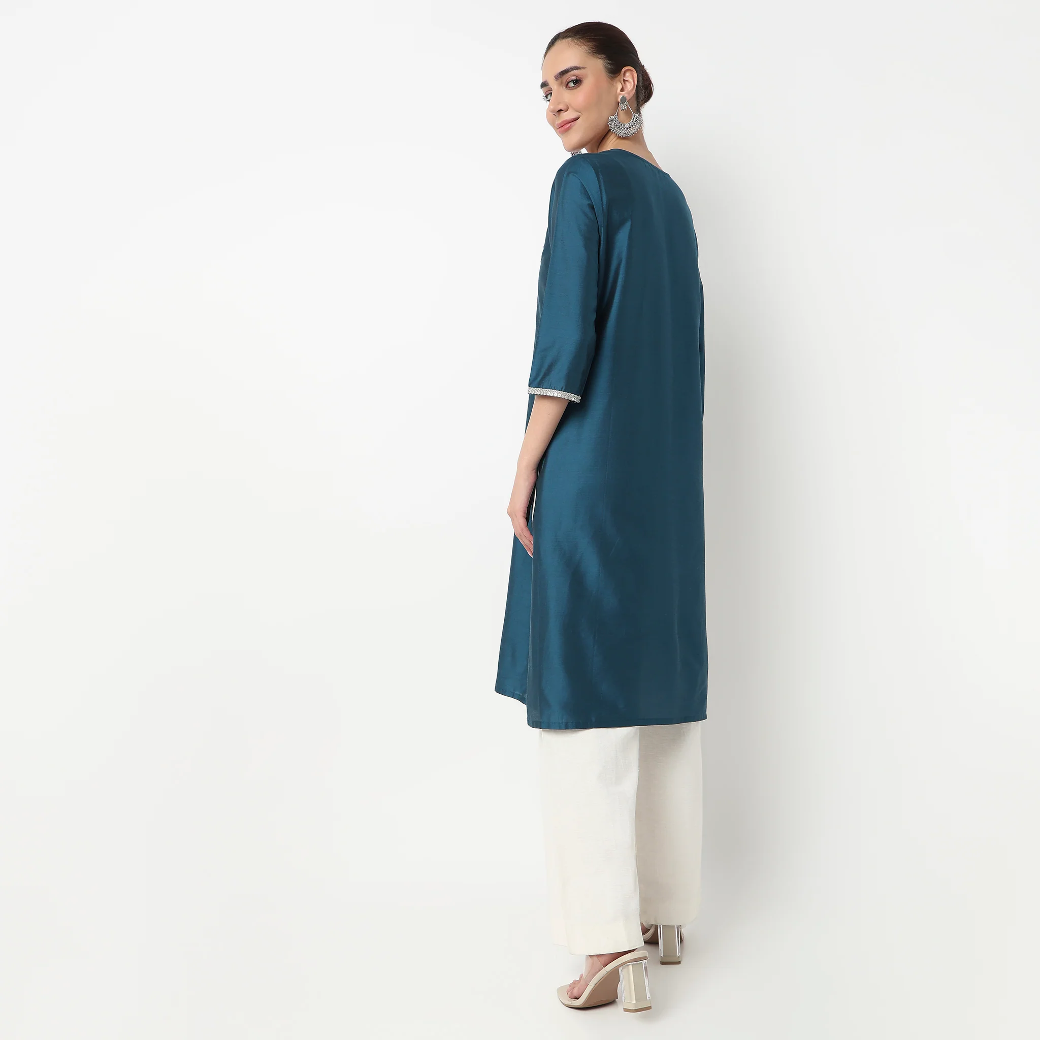 Embroidered V-Neck Kurta - Image 8
