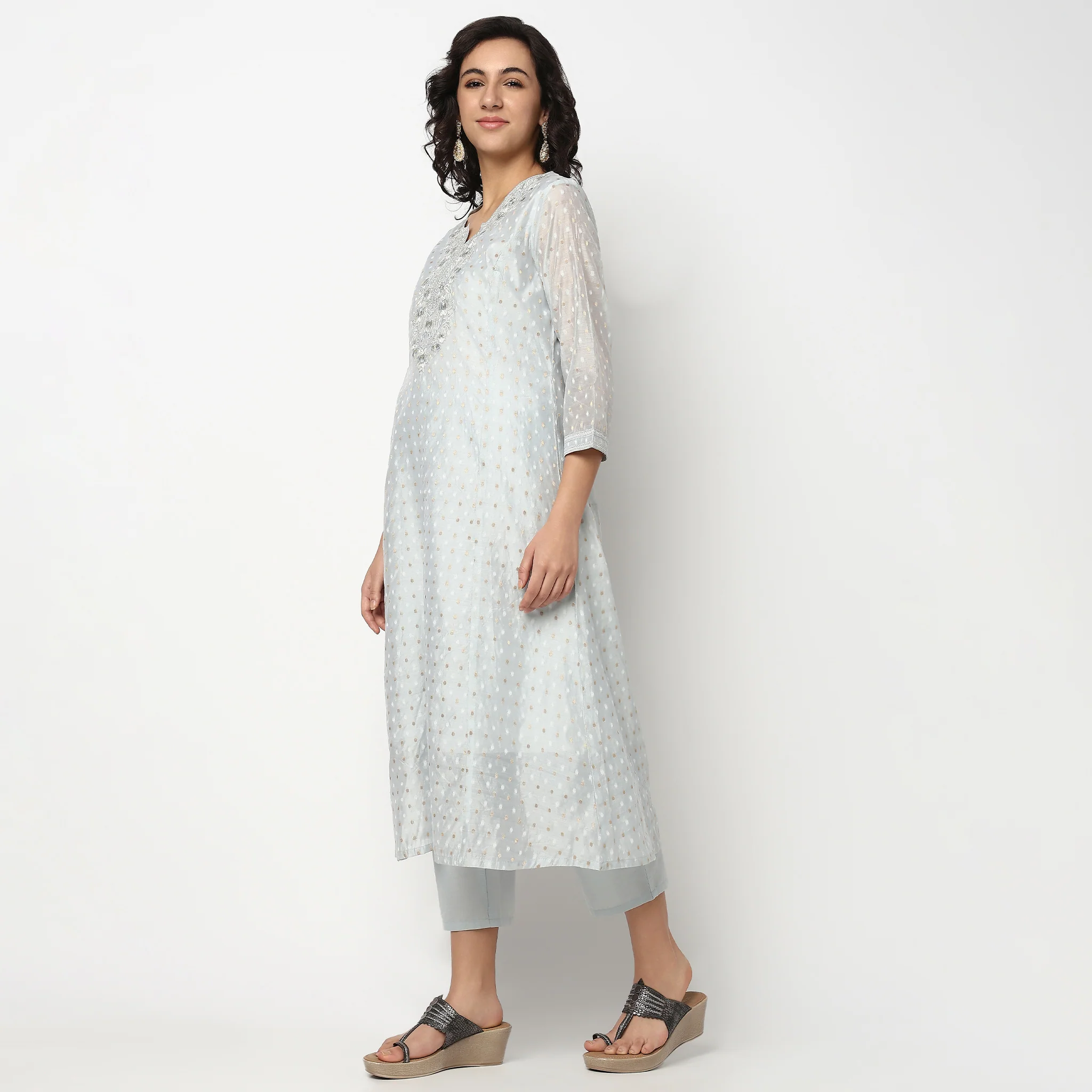 Embroidered V Neck Kurta Set with Dupatta - Image 7