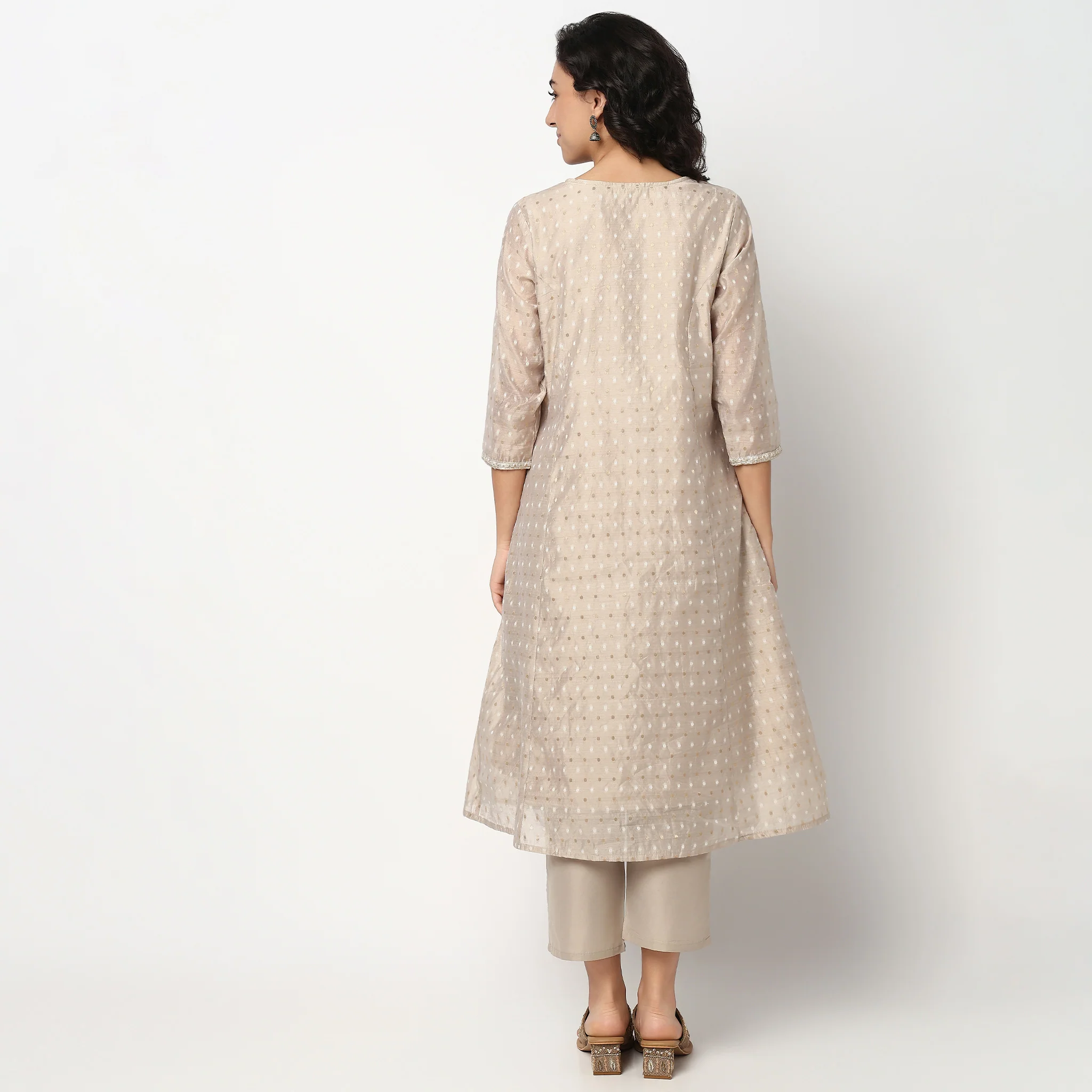 Embroidered Kurta Set with Dupatta - Image 3