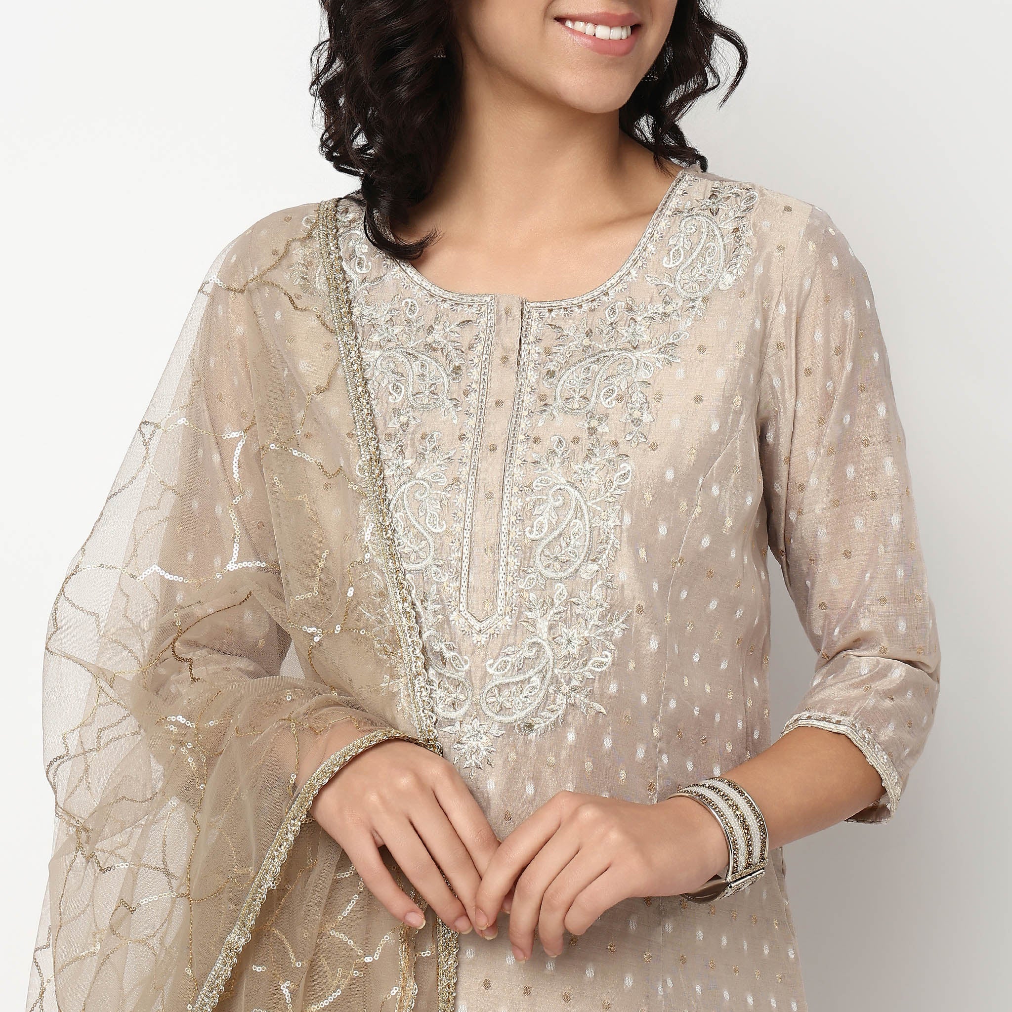 Embroidered Kurta Set with Dupatta - Image 4