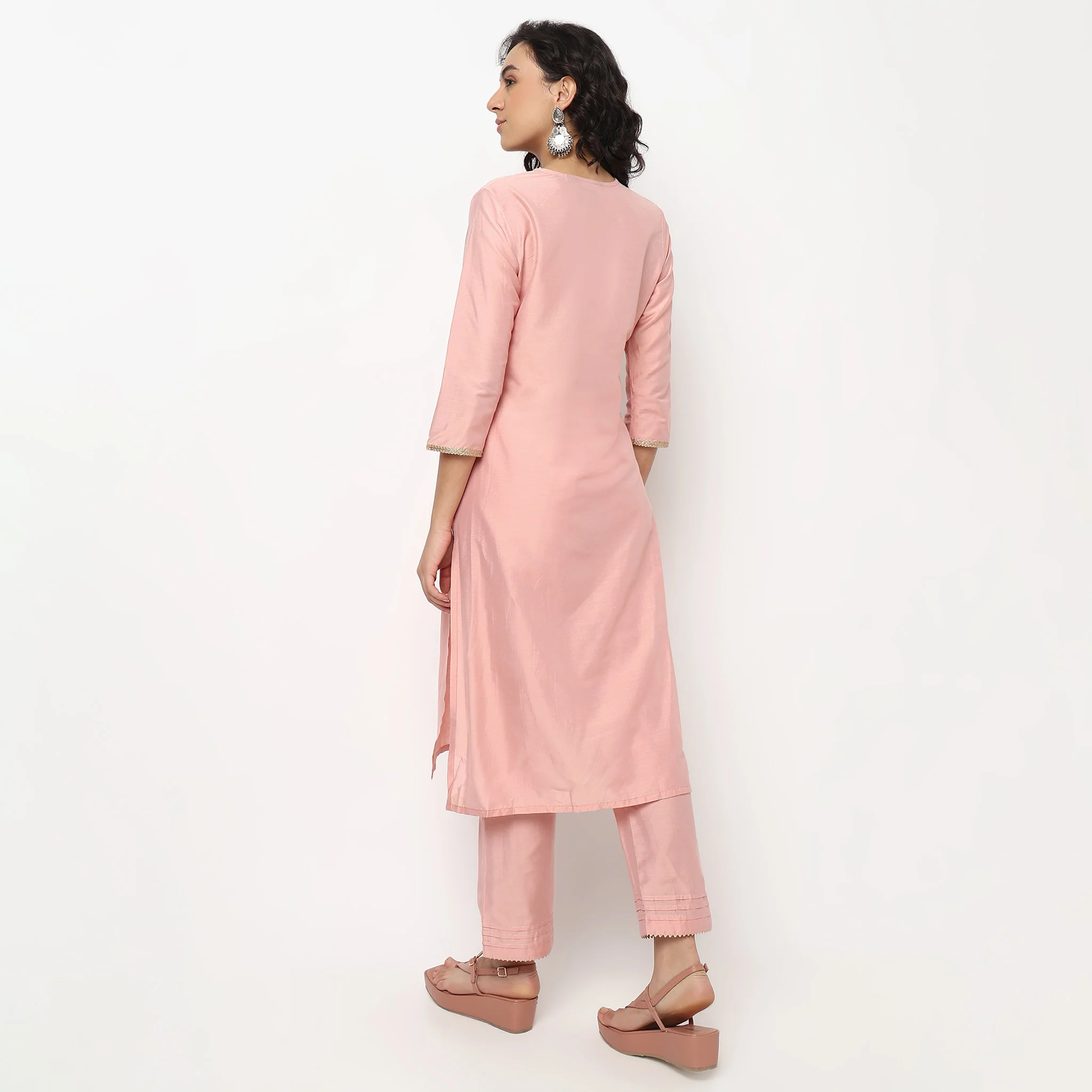 Embroidered V Neck Kurta Set with Dupatta - Image 3