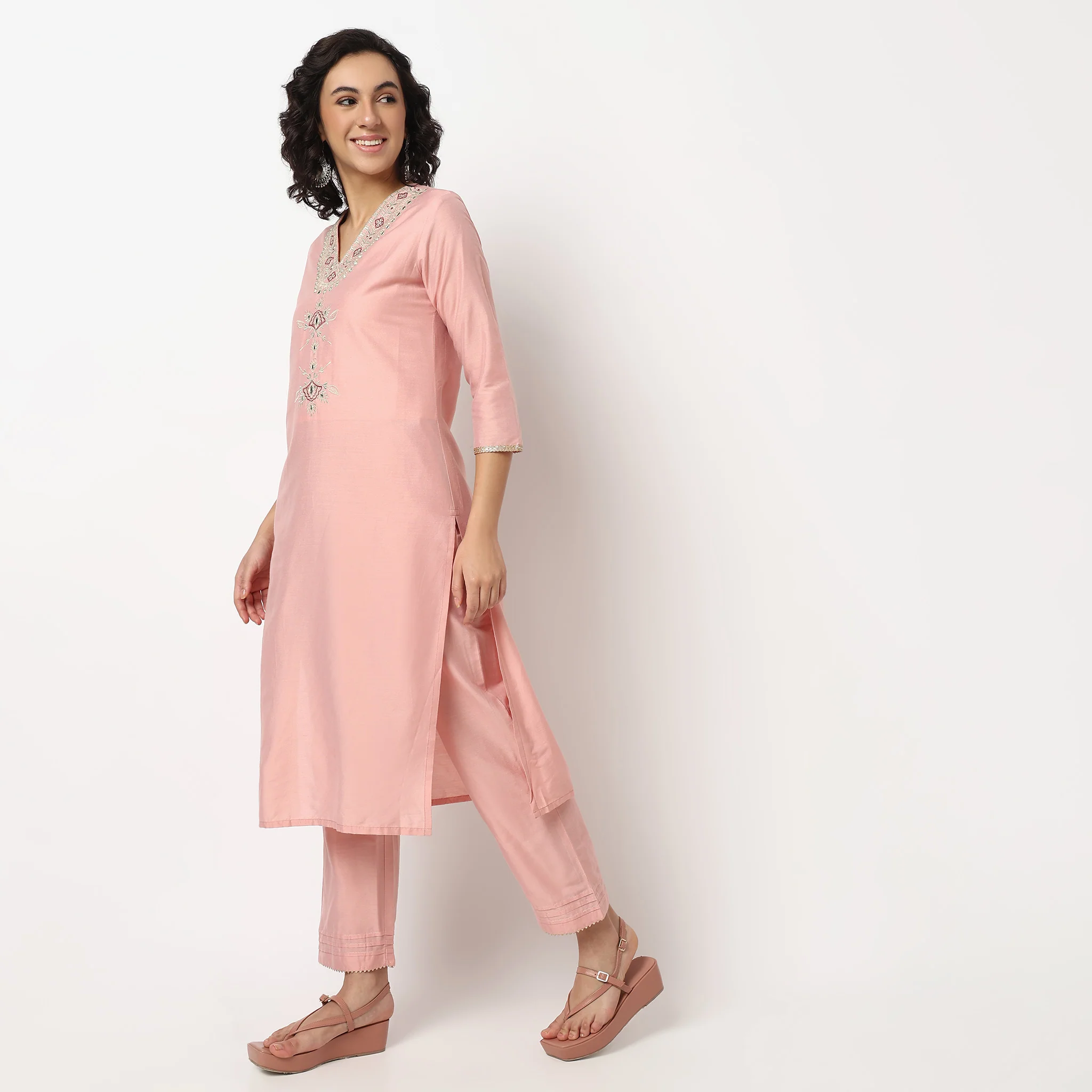 Embroidered V Neck Kurta Set with Dupatta - Image 5