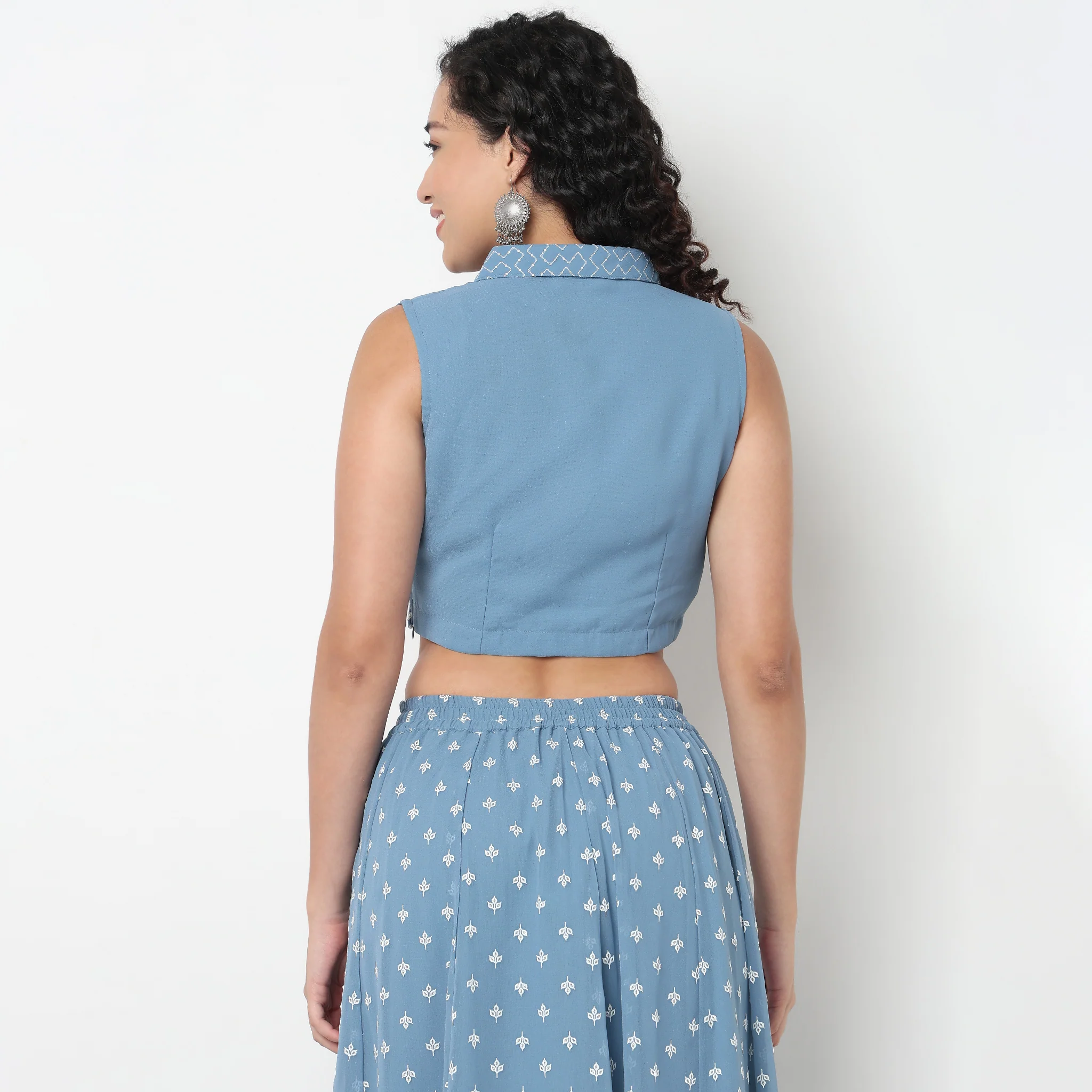 Embroidered V-Neck Crop Top - Image 3