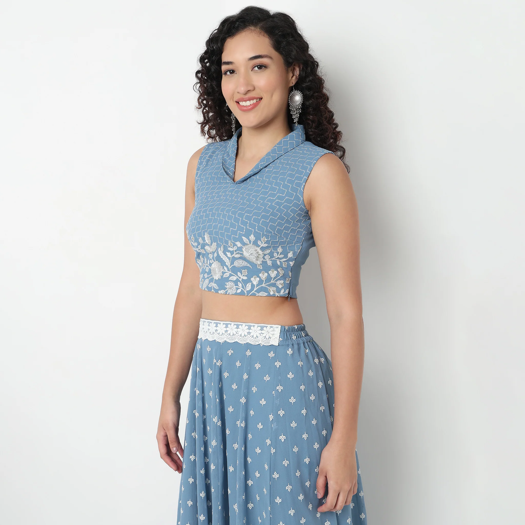 Embroidered V-Neck Crop Top - Image 5