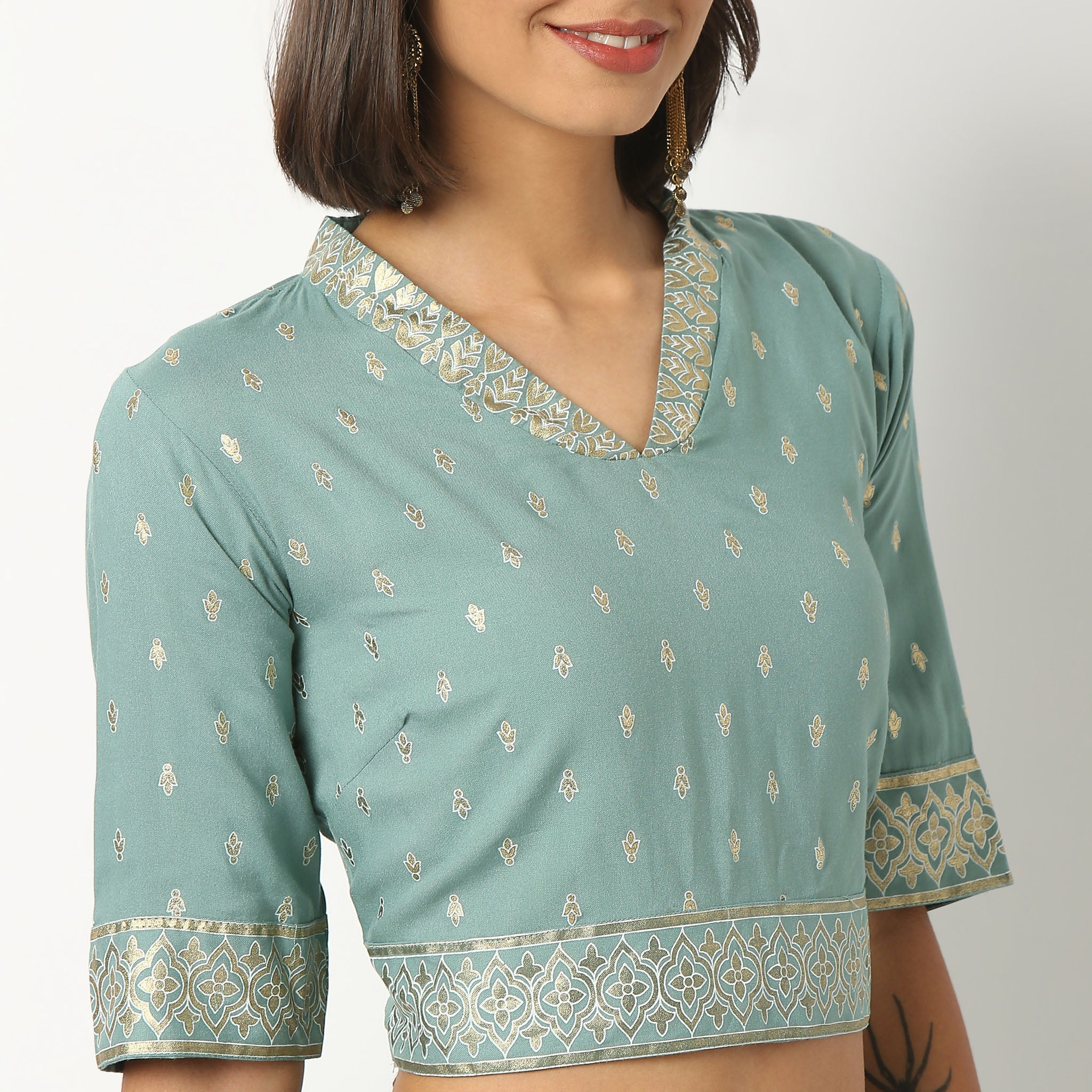 Embroidered V-Neck Crop Top - Image 4