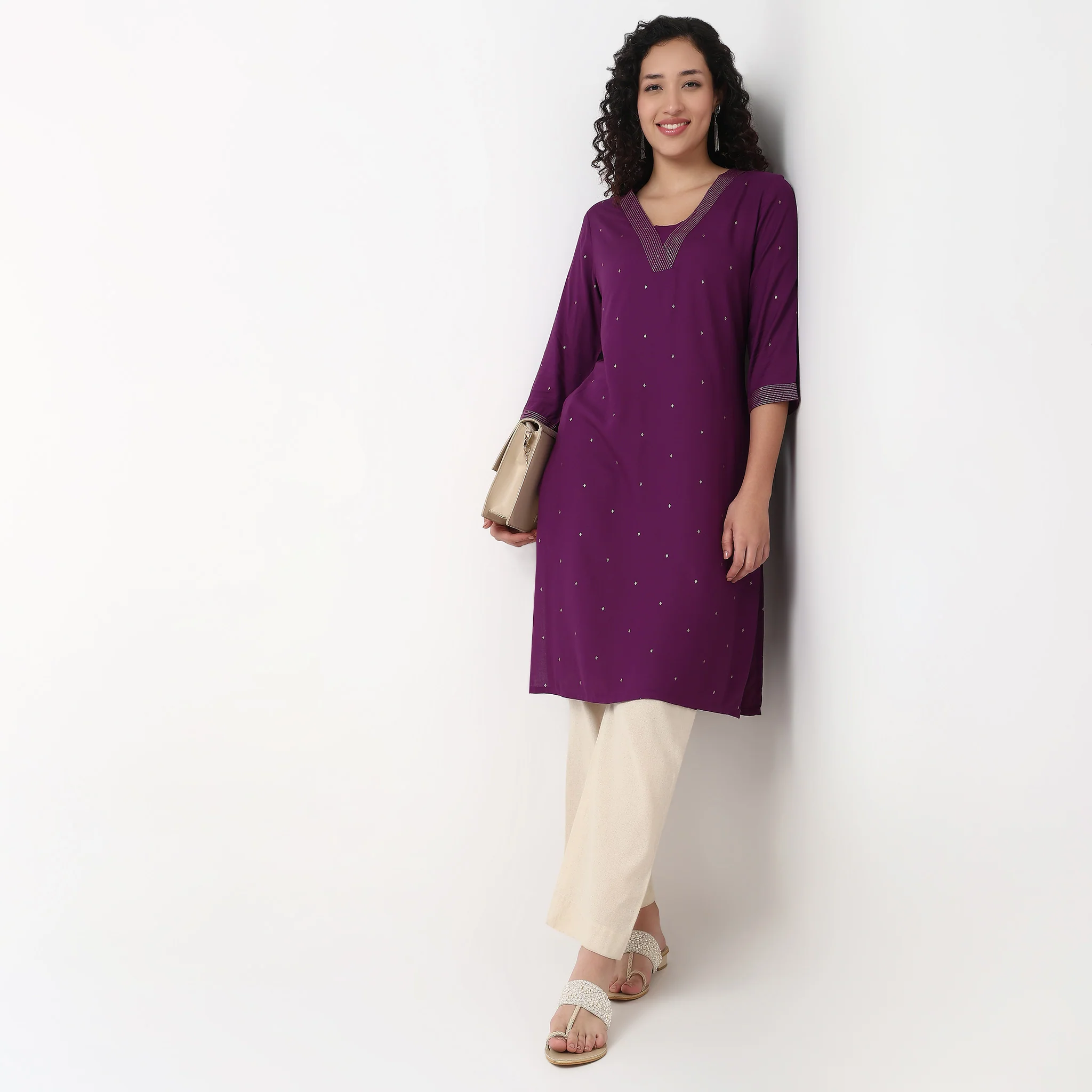 V-Neck With Gusset & Couching Long Kurta - Image 6