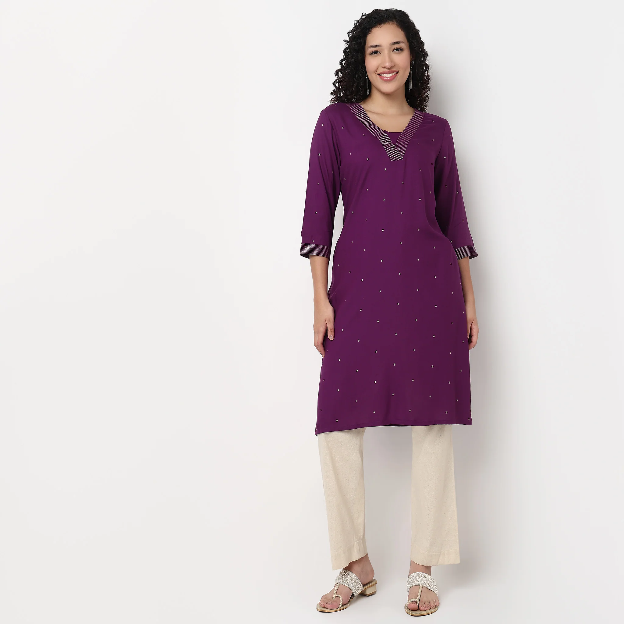 V-Neck With Gusset & Couching Long Kurta - Image 7
