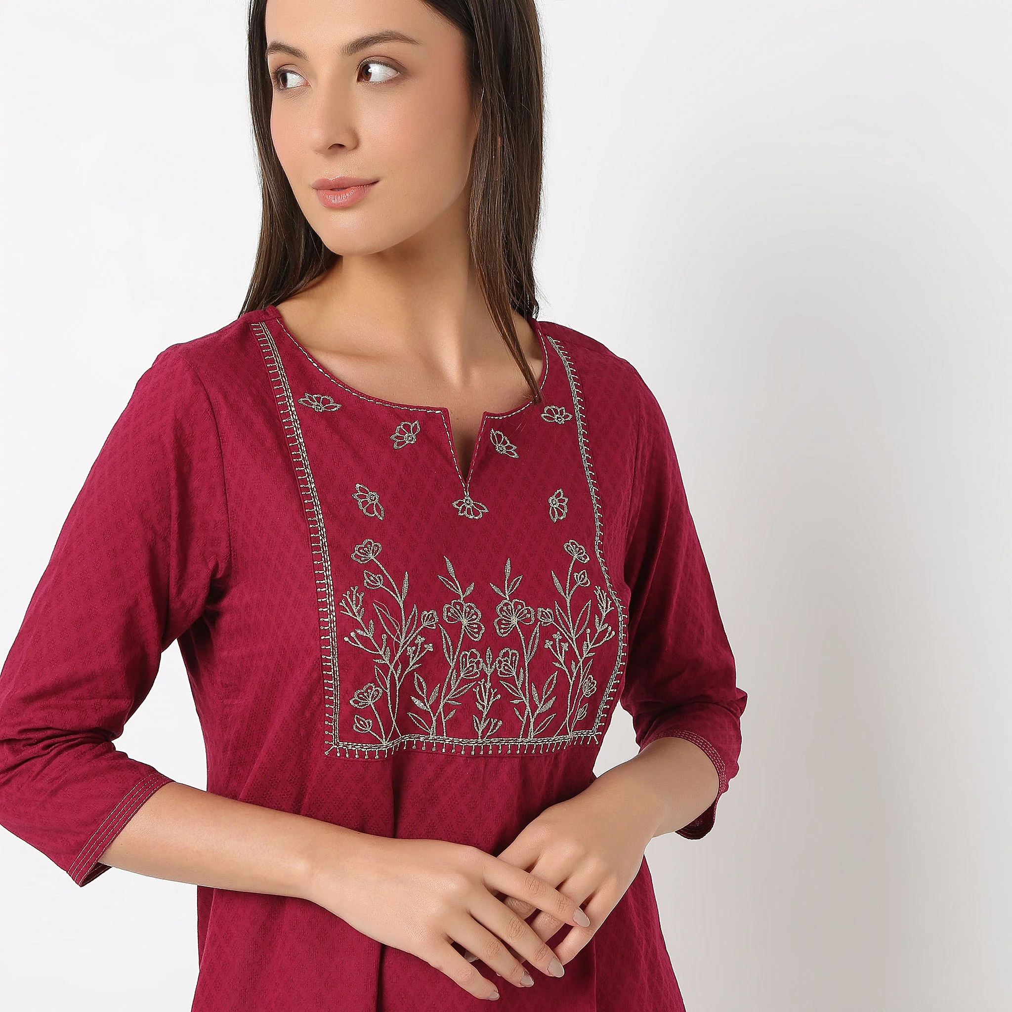 Embroidered Round Neck Knee Length Three-Fourth Sleeve Straight Fit Kurta - Image 4