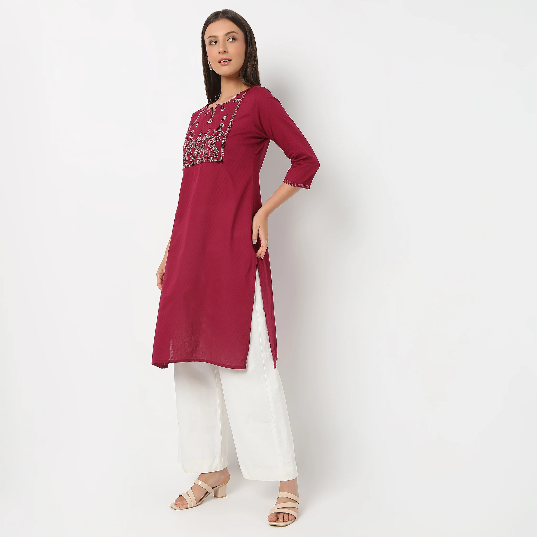 Embroidered Round Neck Knee Length Three-Fourth Sleeve Straight Fit Kurta - Image 5