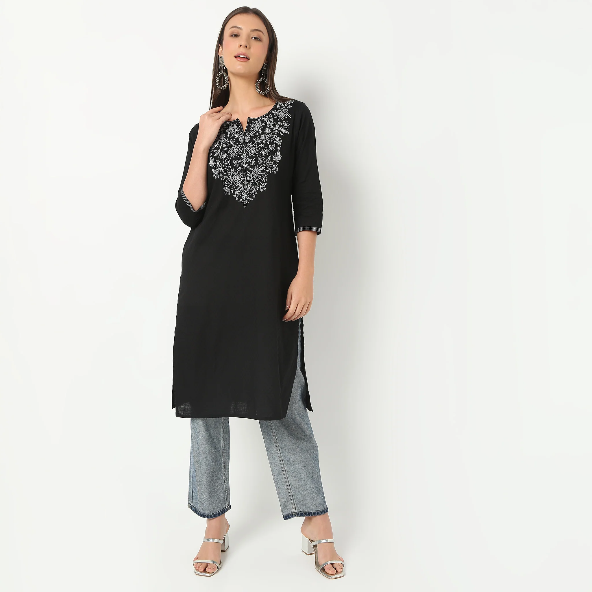 Embroidered Round Neck Knee Length Three-Fourth Sleeve Straight Fit Kurta - Image 2