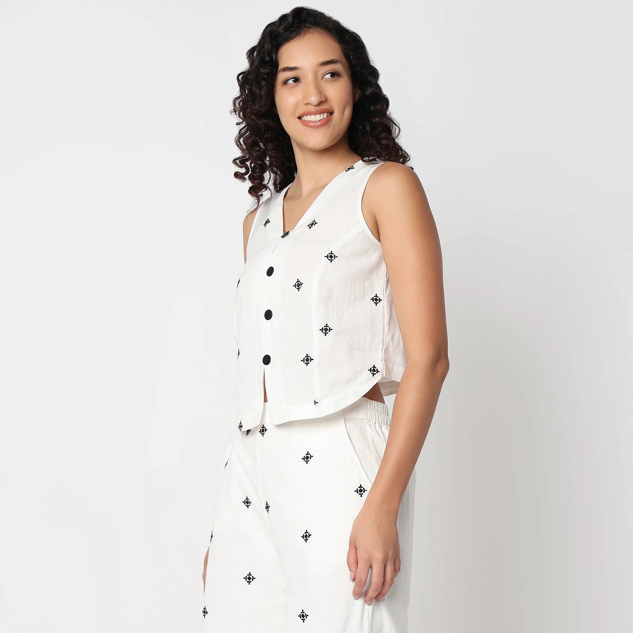 Embroidered Sleeveless Top - Image 5