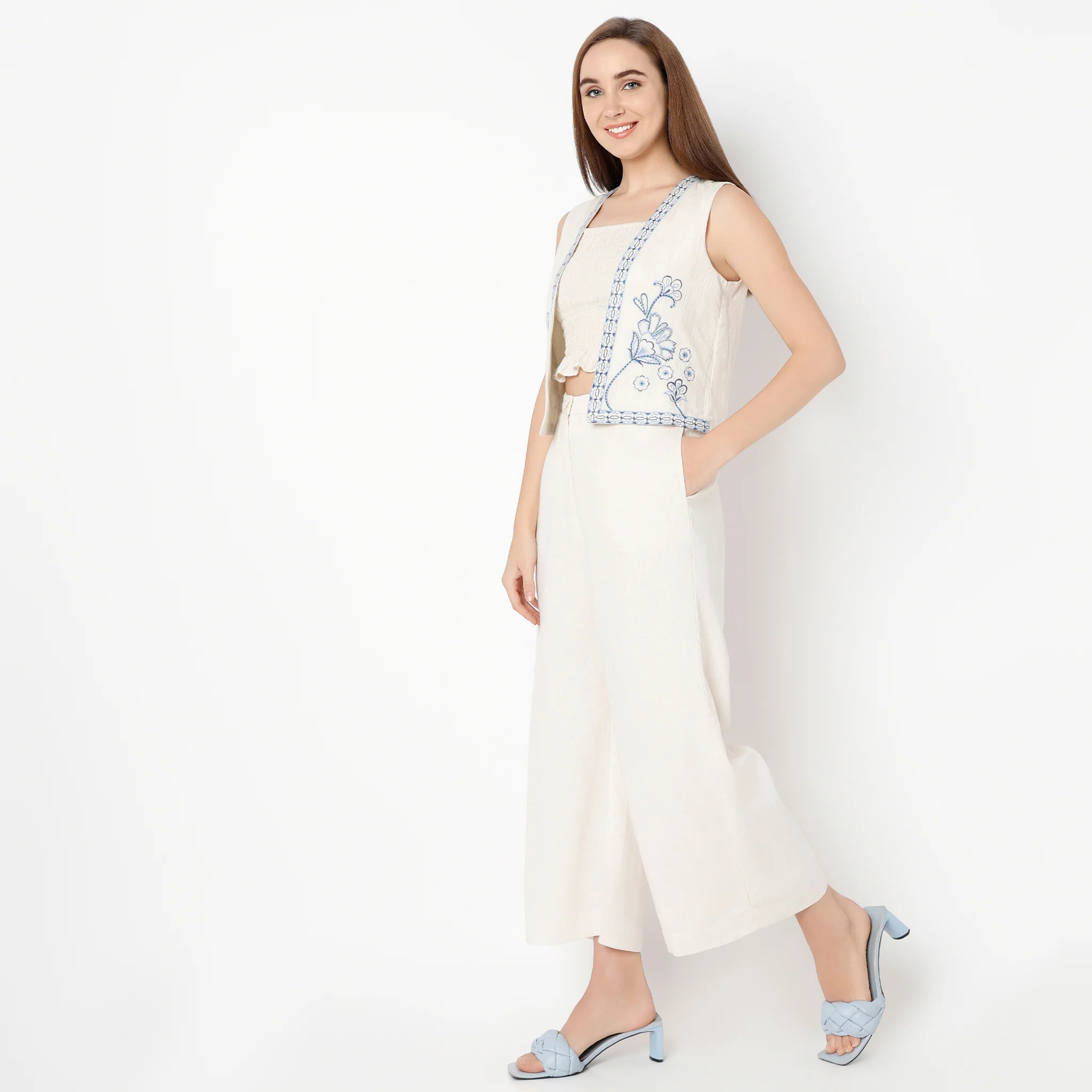 Embroidered Sleeveless Crop Top With Pant & With Shrug Set - Image 4
