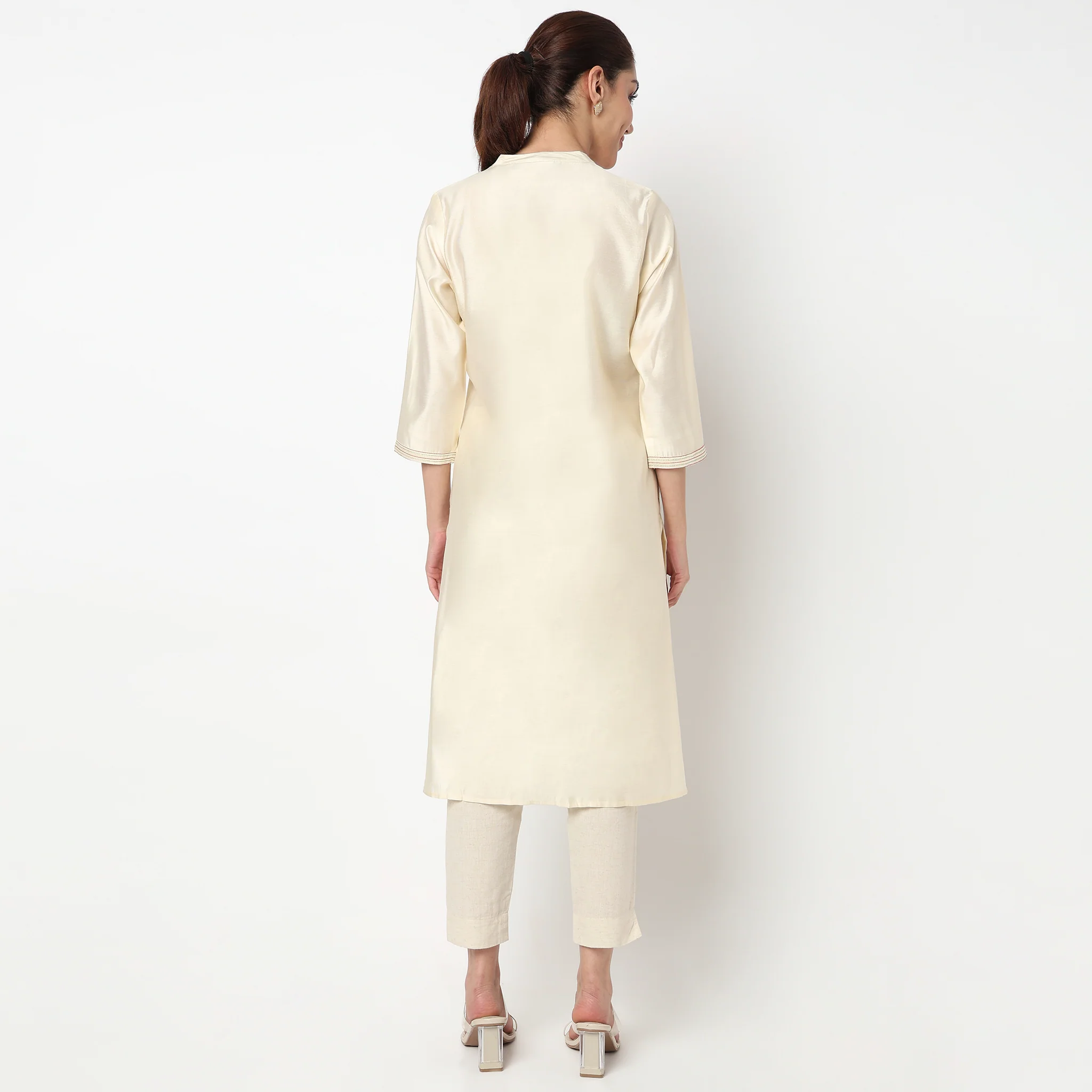 Embroidered Straight Kurta - Image 4