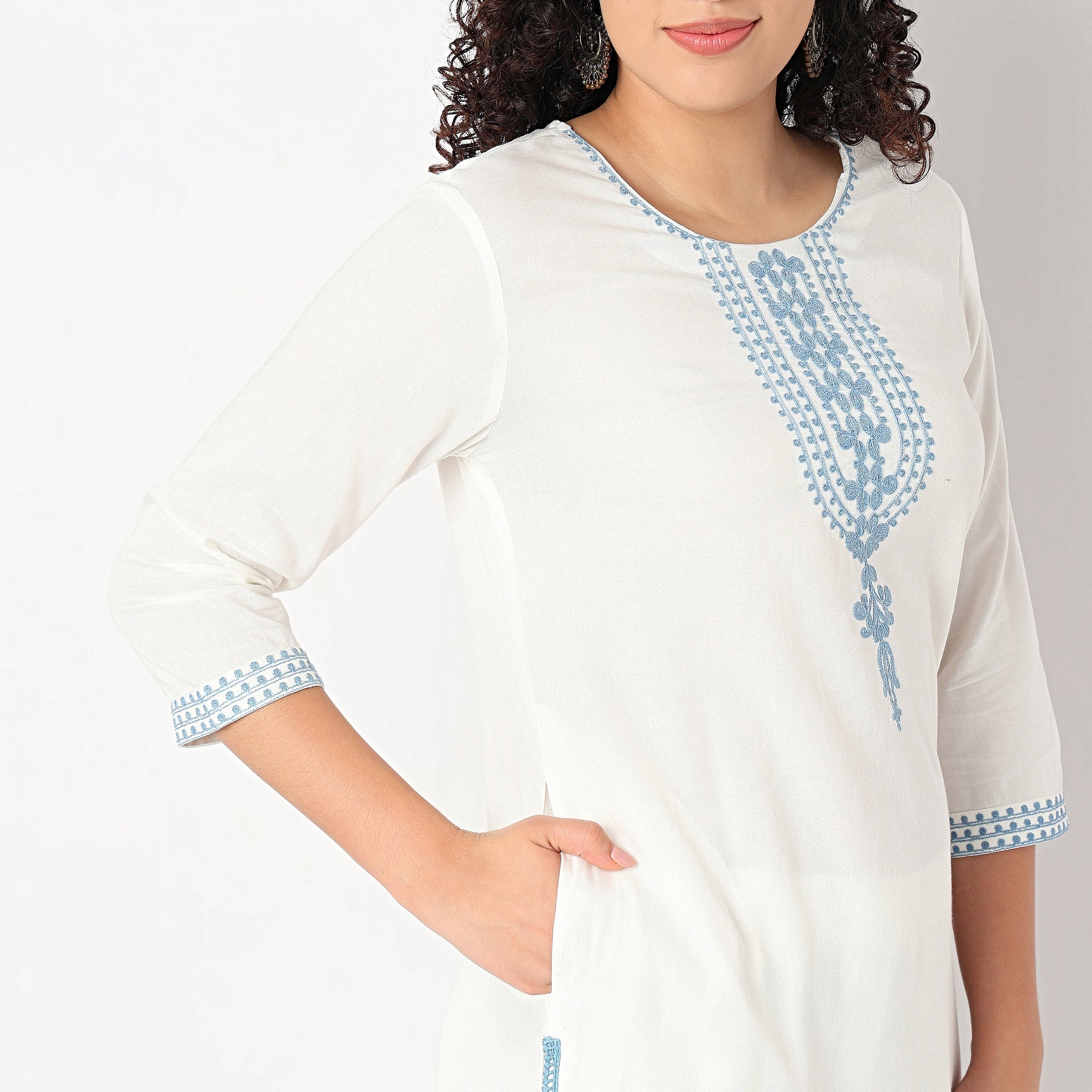 Embroidered Straight Kurta with Pant Set - Image 4