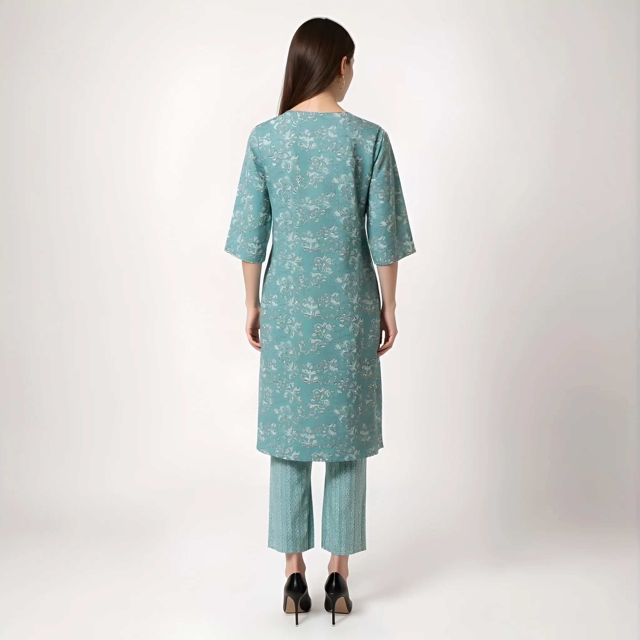 Embroidered Straigth Kurta and Pant Set - Image 3
