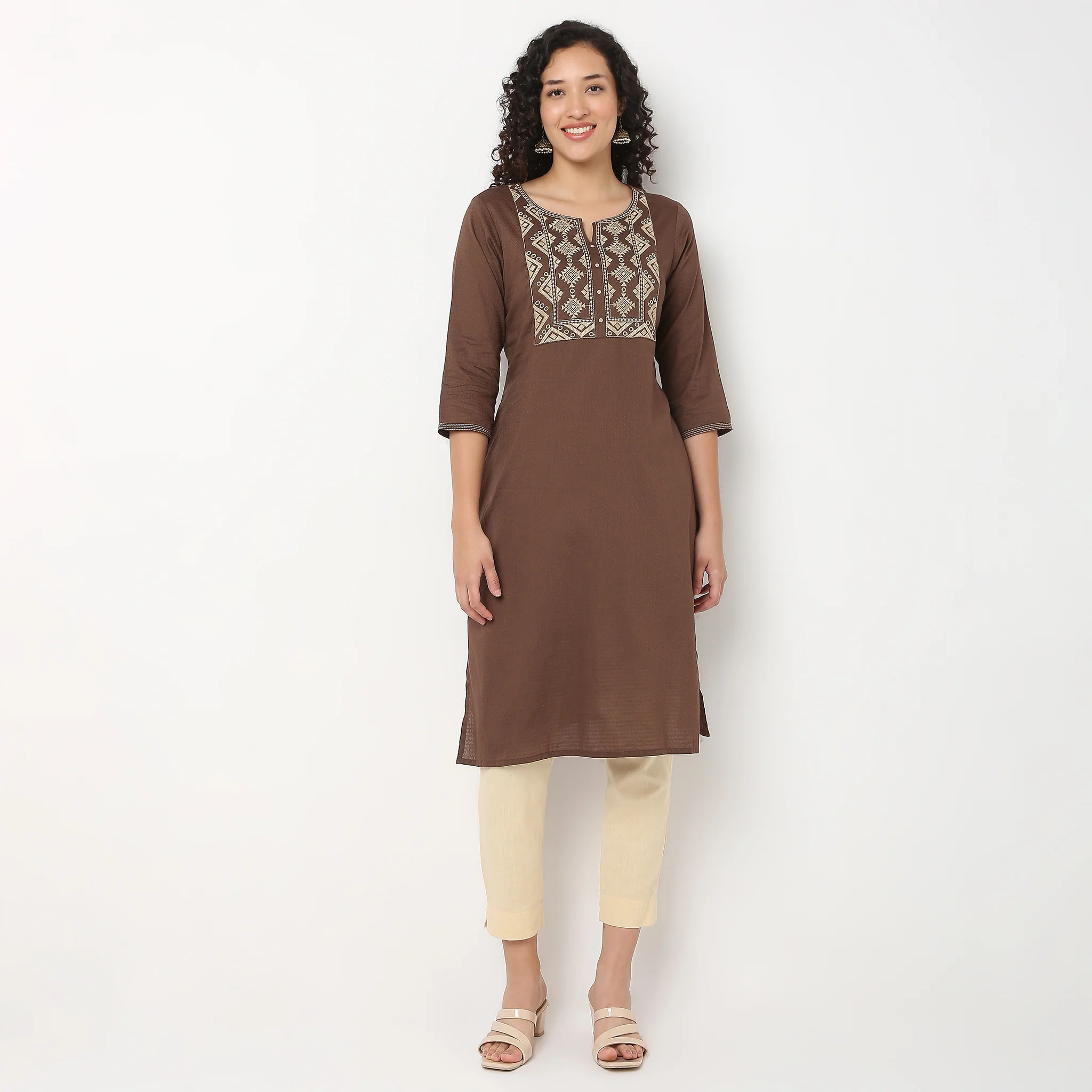 Embroidered V-Neck Cotton Kurta - Image 2