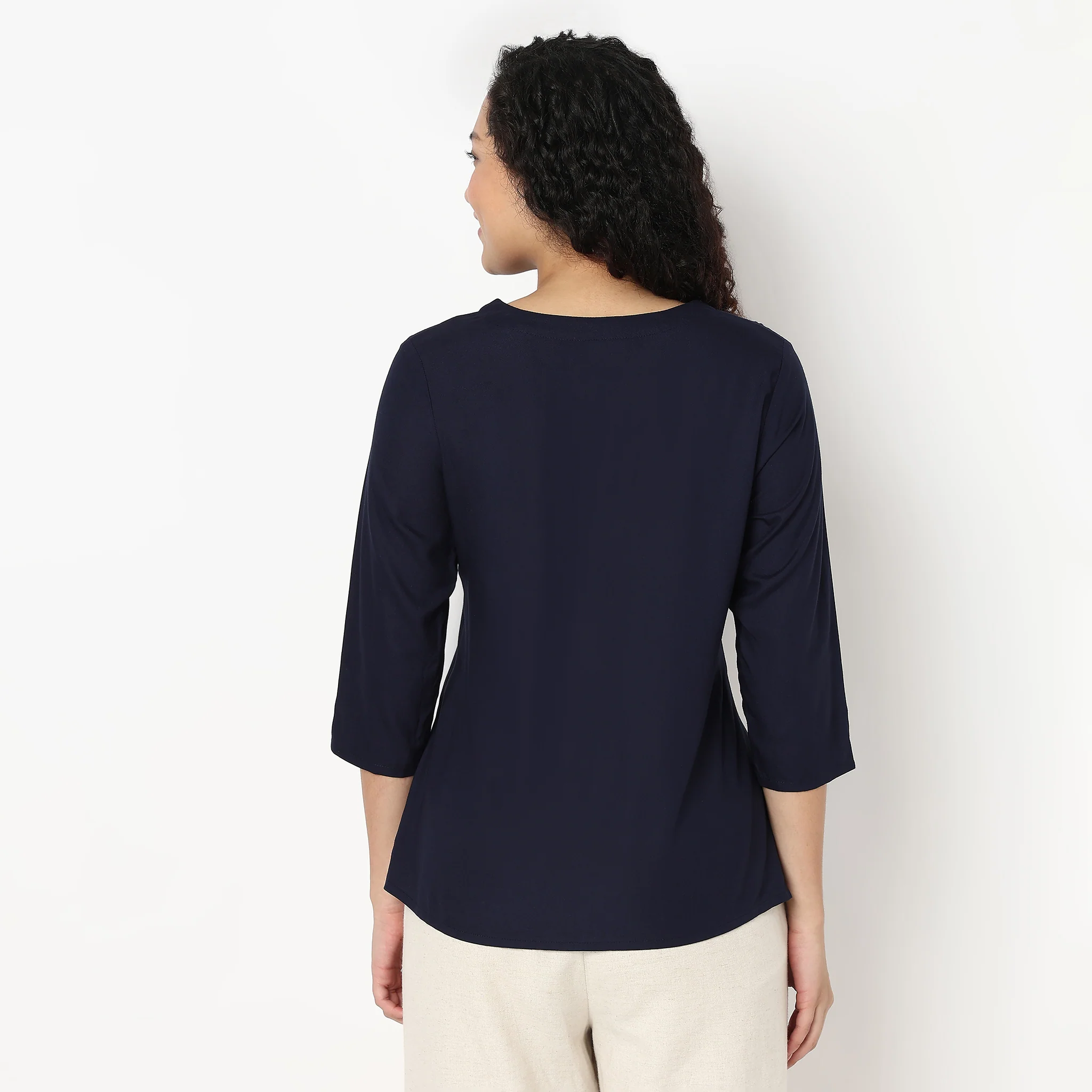 Embroidered V-Neck Short Kurta - Image 3