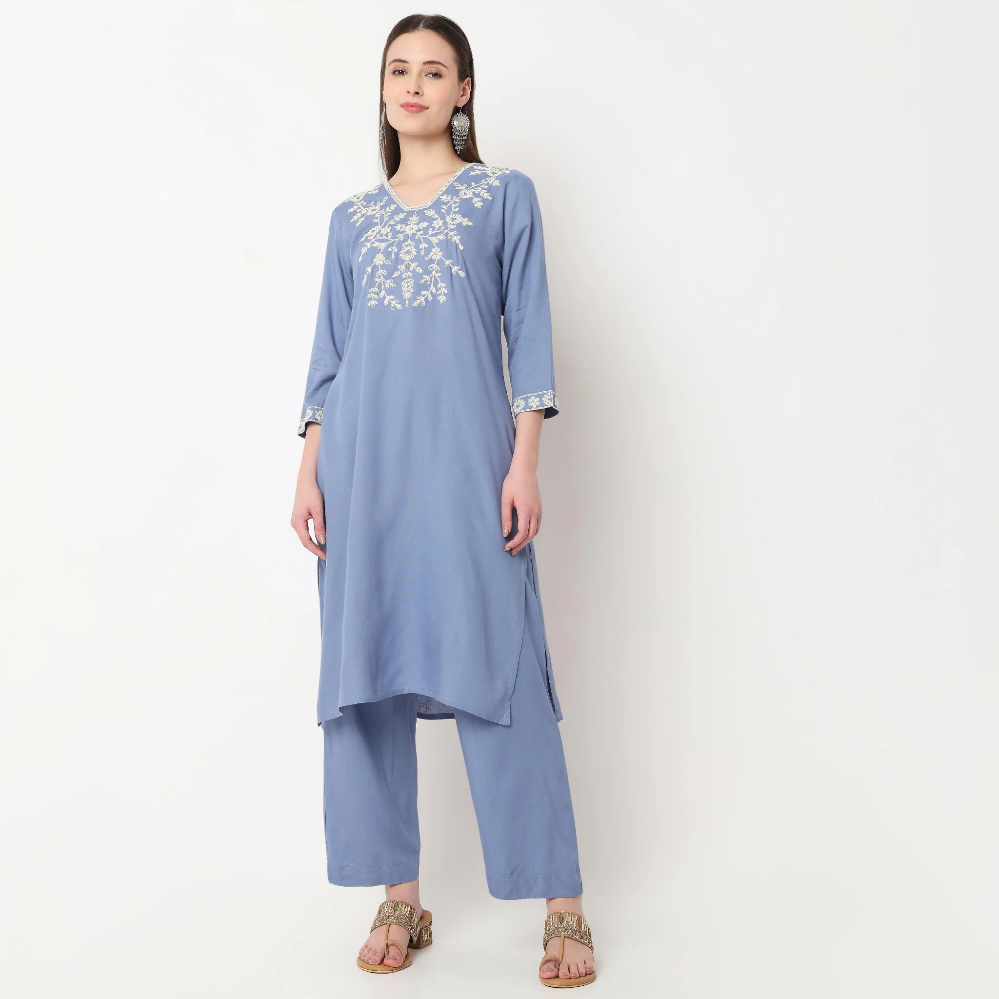 Embroidered V-Neck Straight Kurta with Pant Set - Image 2