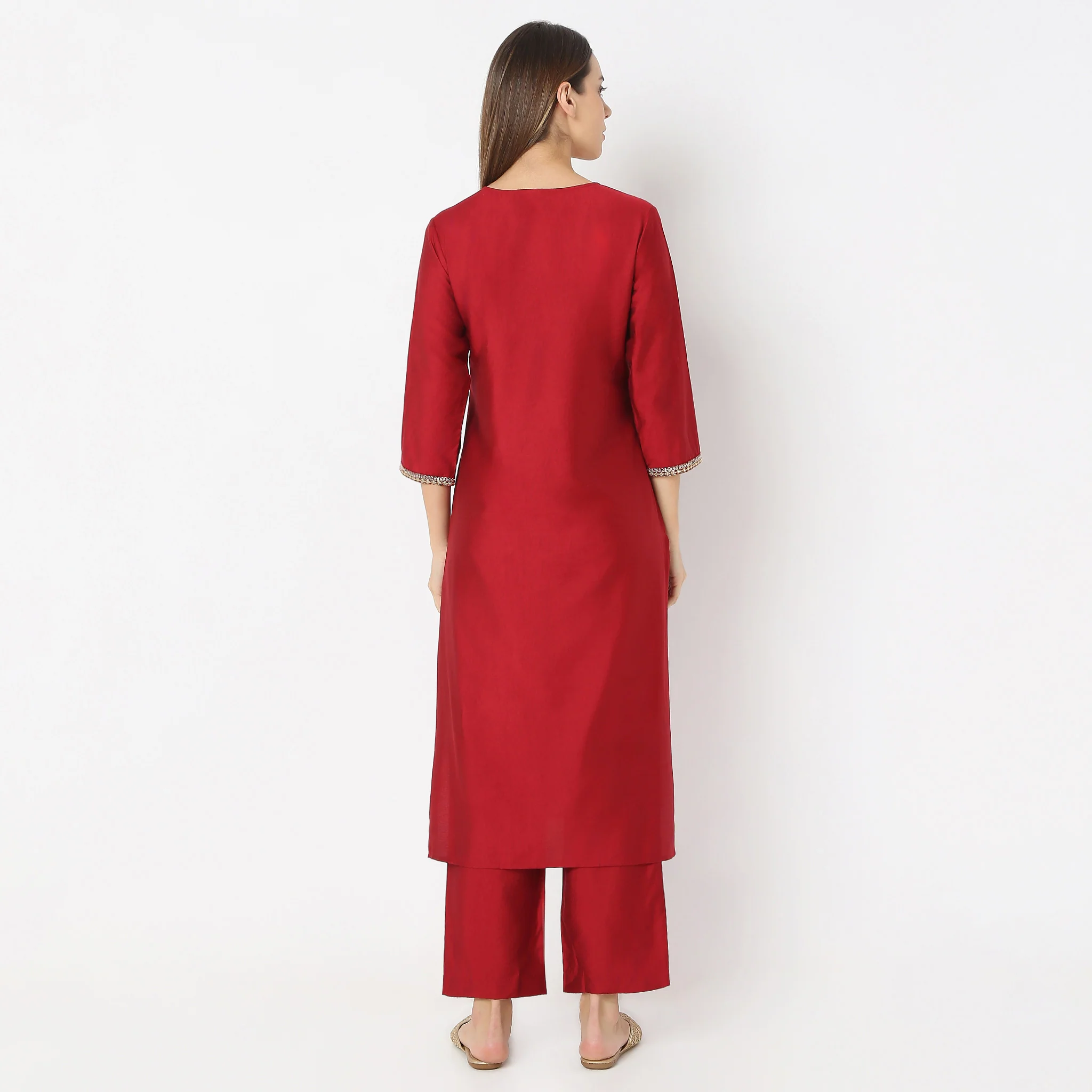 Embroidered V-Neck Traditional Straight Kurta With Pant Set - Image 3