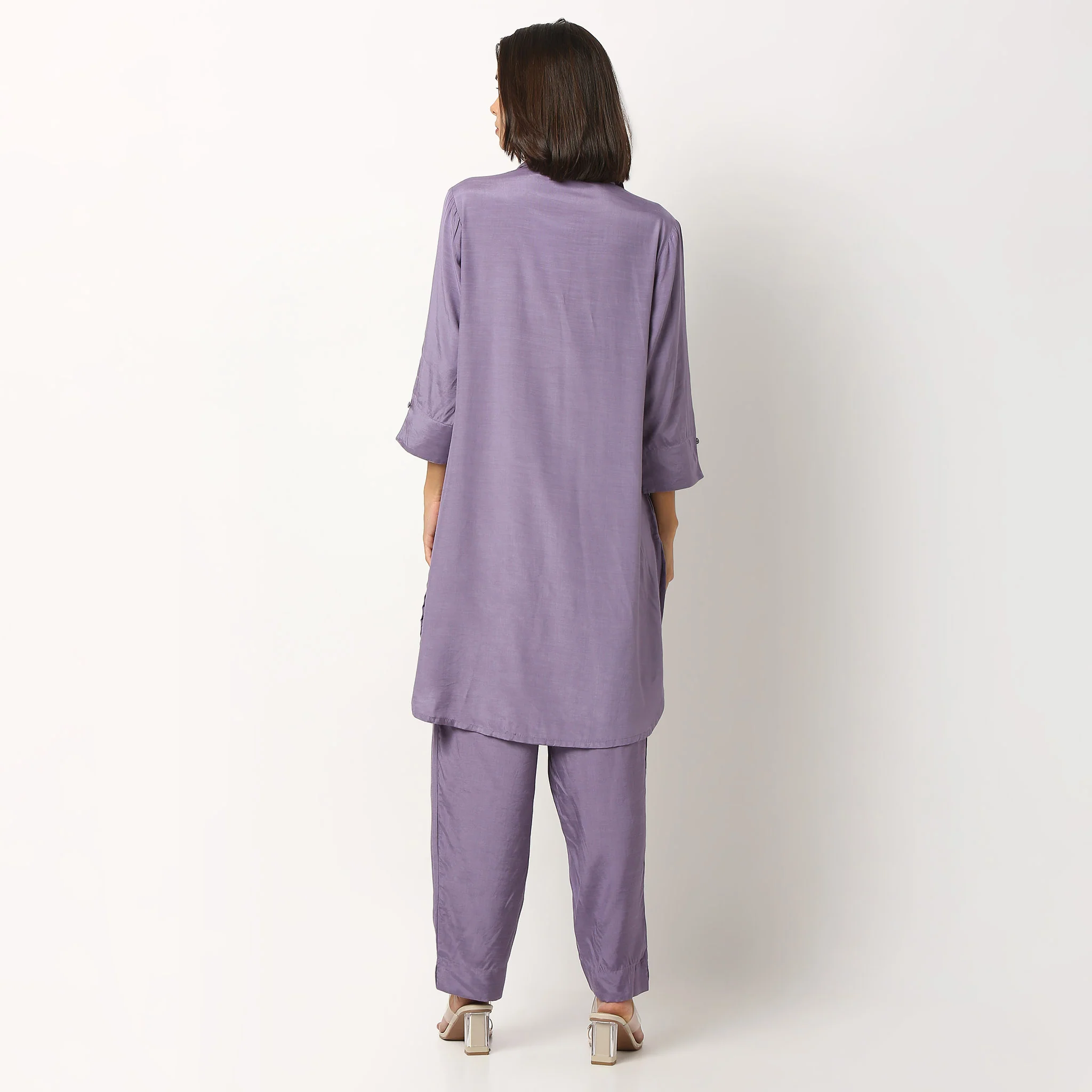 Embroidered Straight Kurta - Image 3