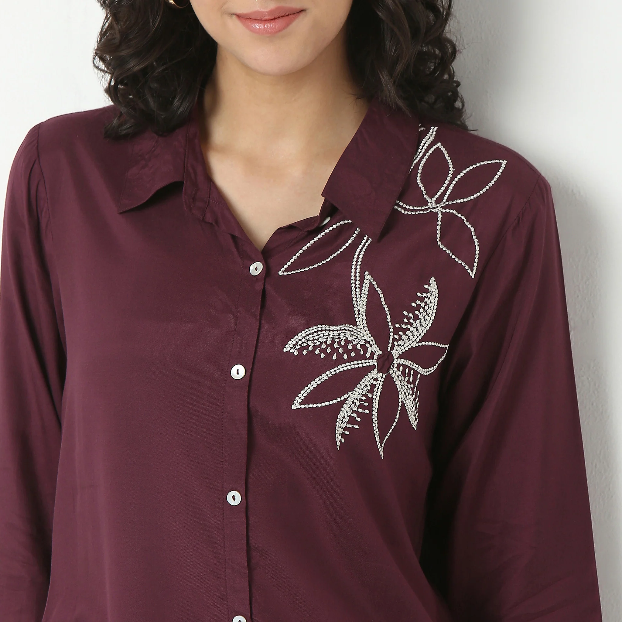 Embroidered Straight Kurta - Image 4