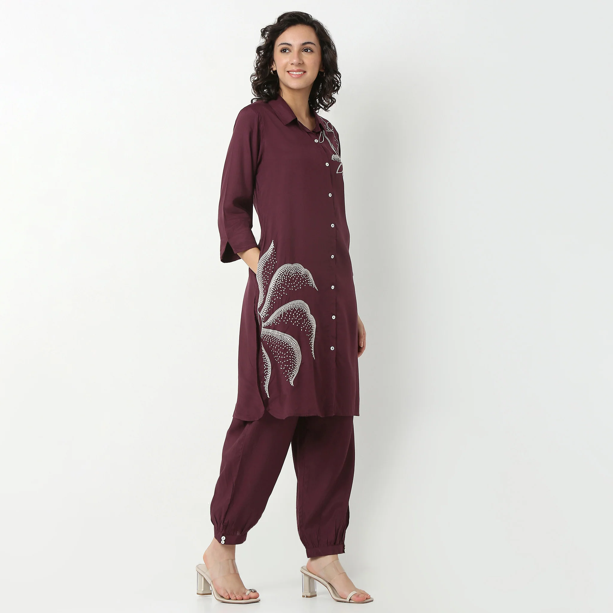 Embroidered Straight Kurta - Image 5