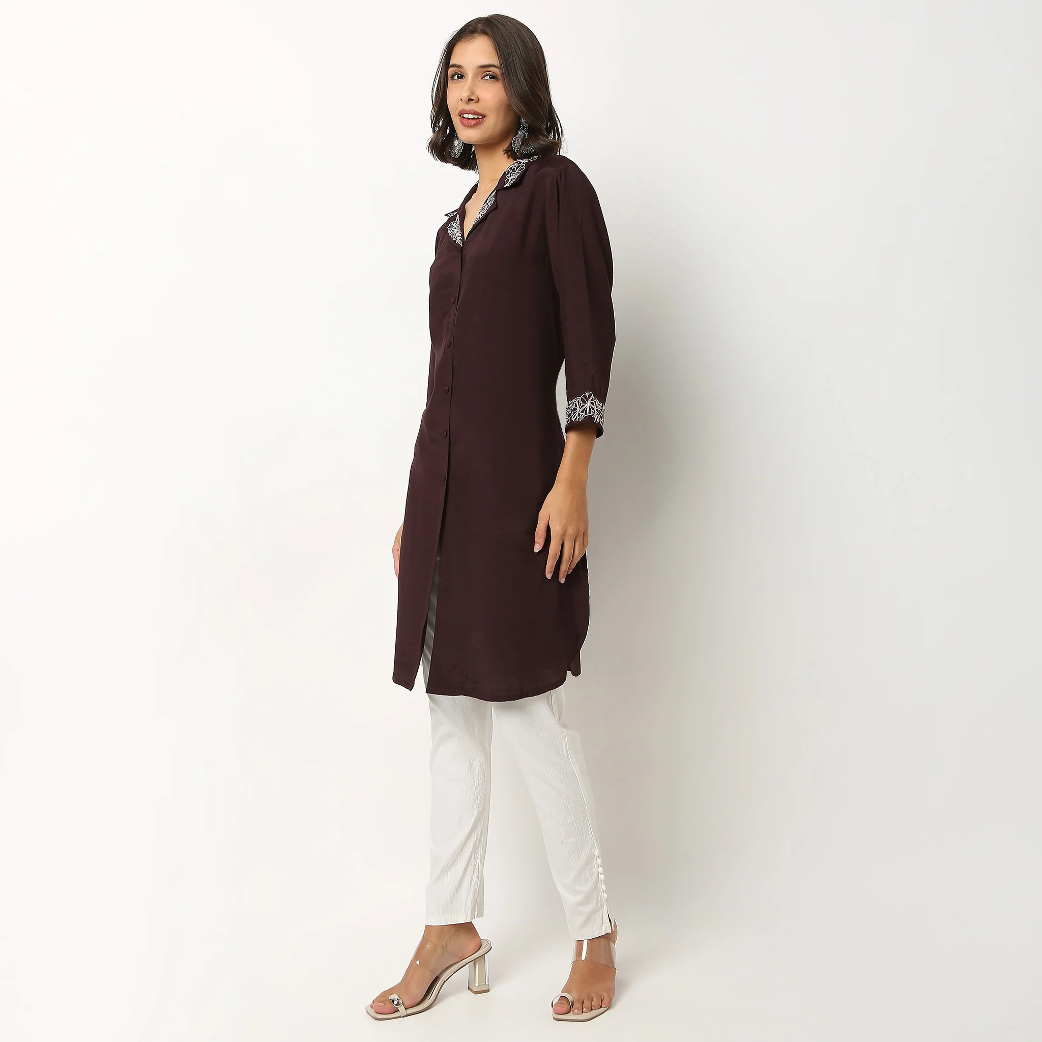 Embroidered Lapel Collar Kurta - Image 5