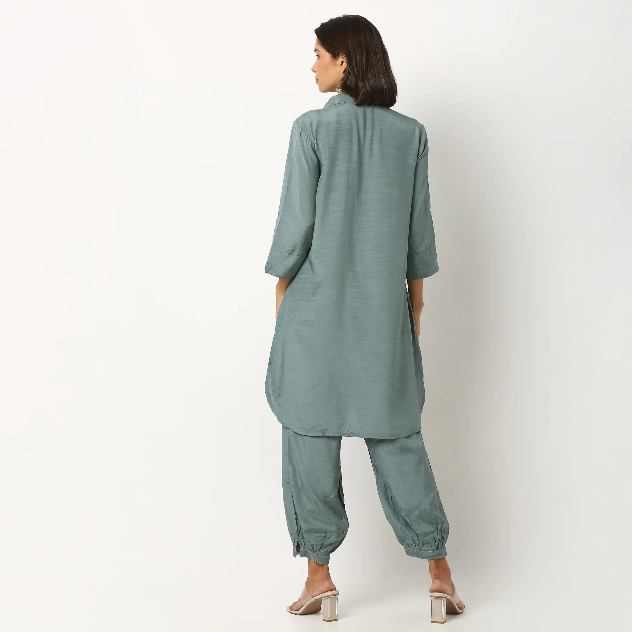 Embroidered Straight Kurta - Image 3