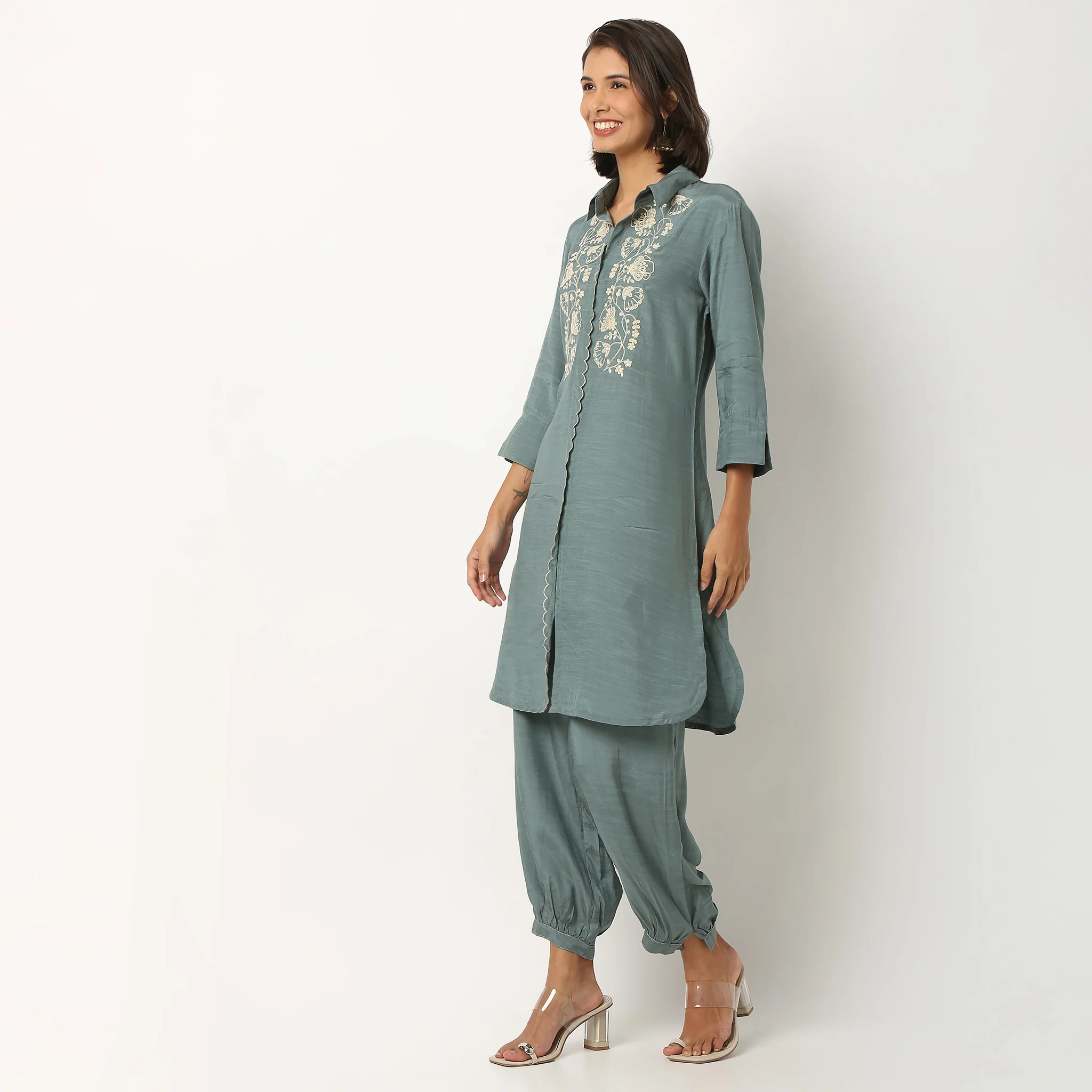 Embroidered Straight Kurta - Image 5