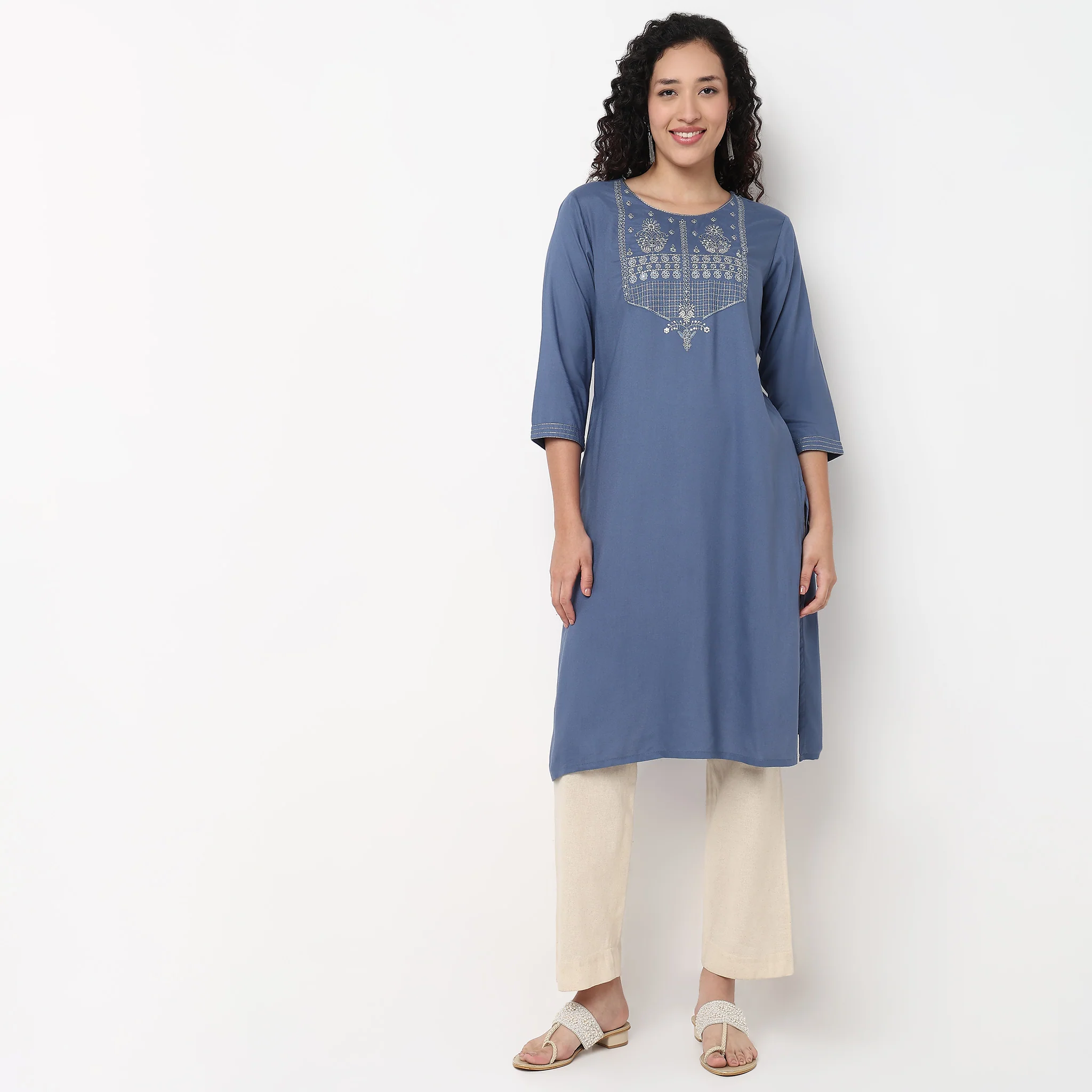 Embroidered Yoke Long Kurta - Image 4
