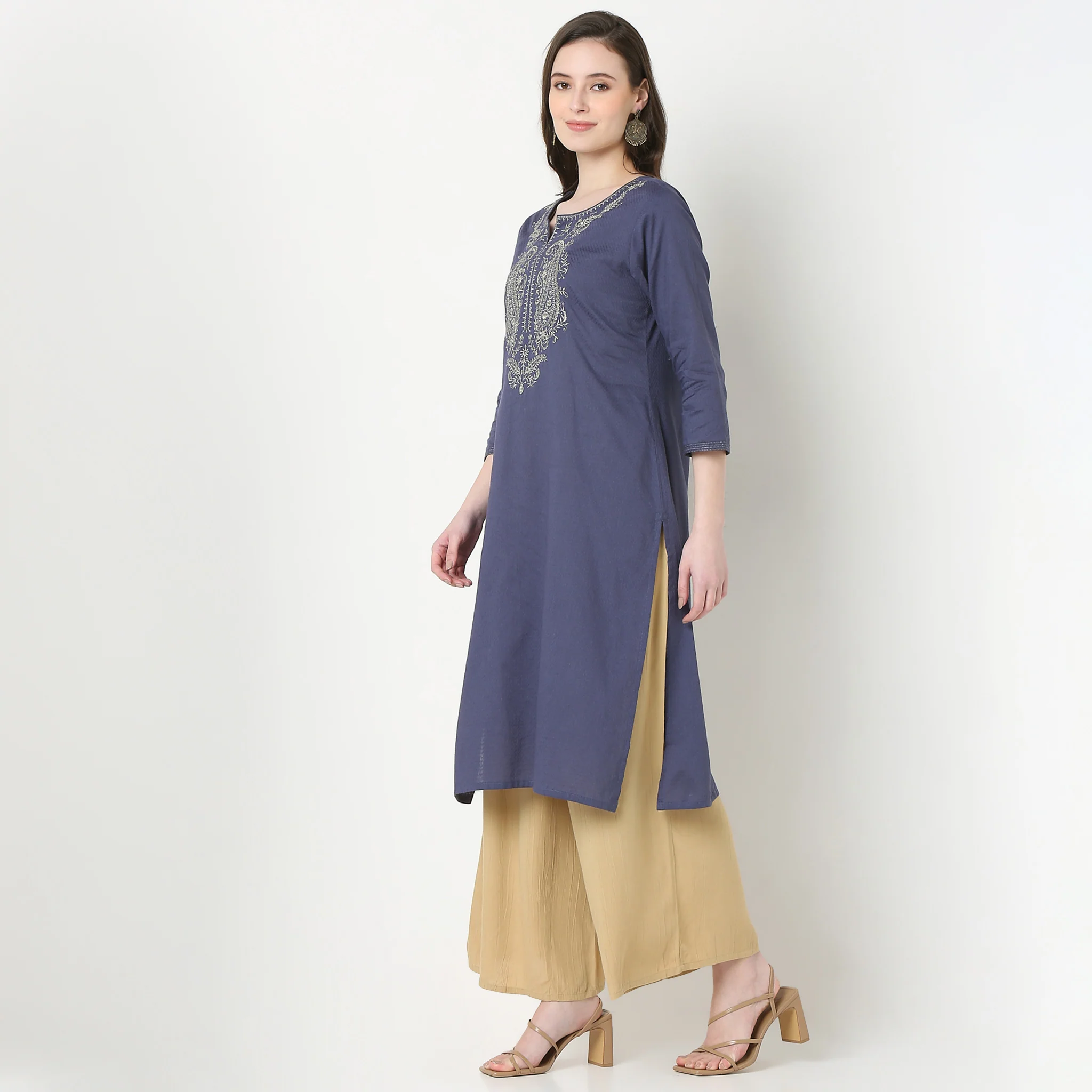 Embroidered Yoke Long Kurta - Image 5