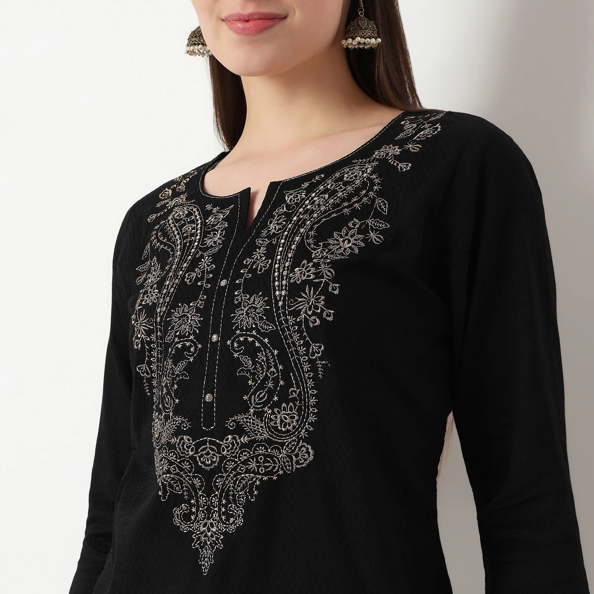 Embroidered Yoke Long Kurta - Image 4