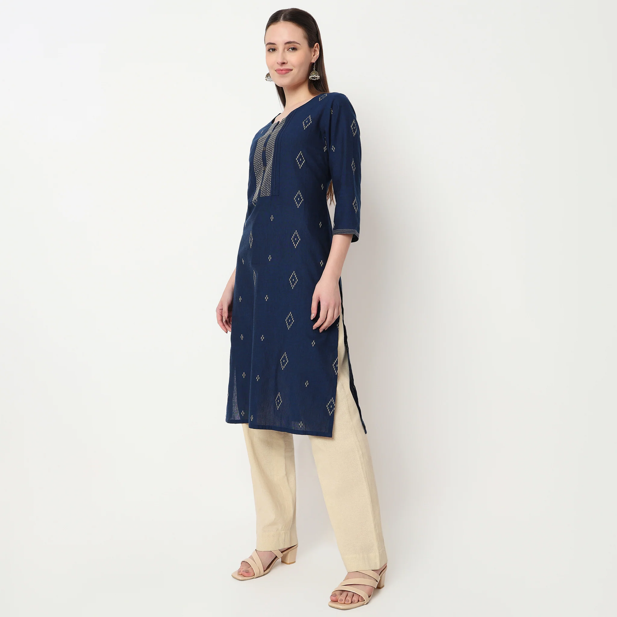 Embroidered Yoke Long Kurta - Image 5