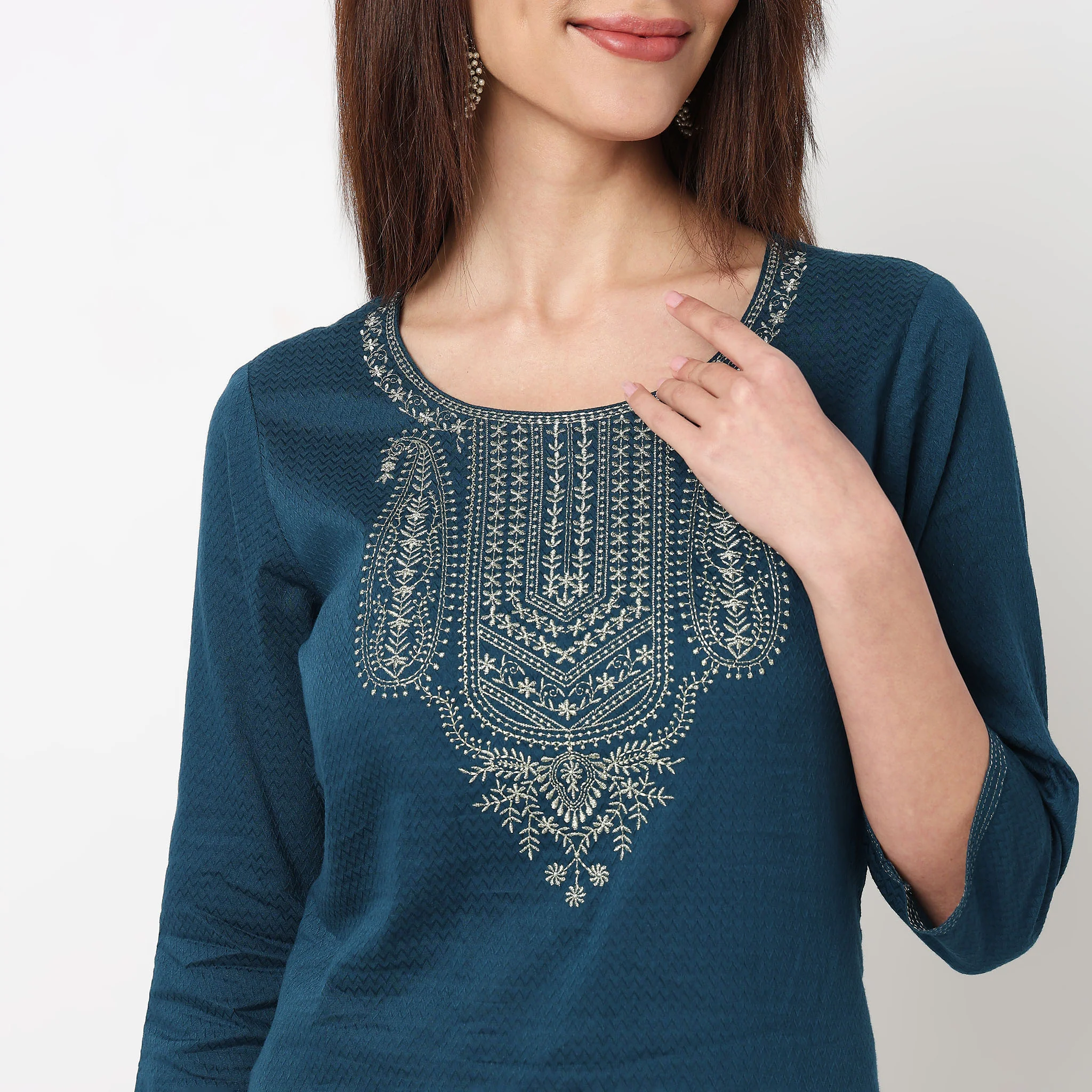 Embroidered Yoke Long Kurta - Image 4