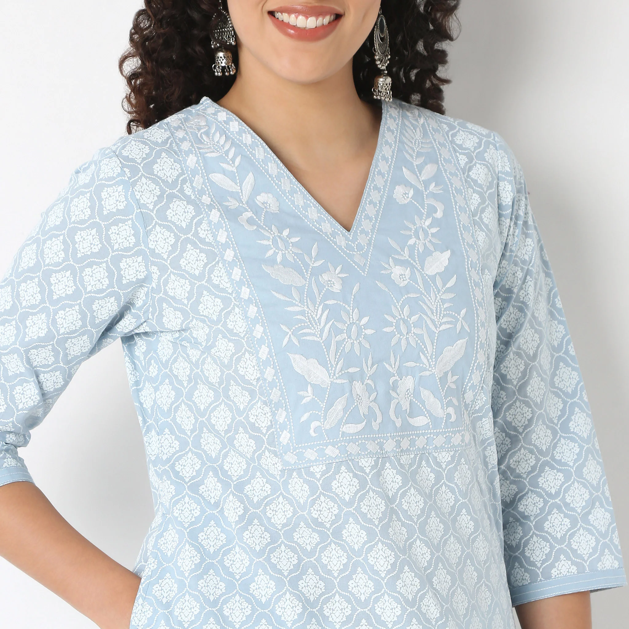 Embroidered Yoke Printed Kurta - Image 10