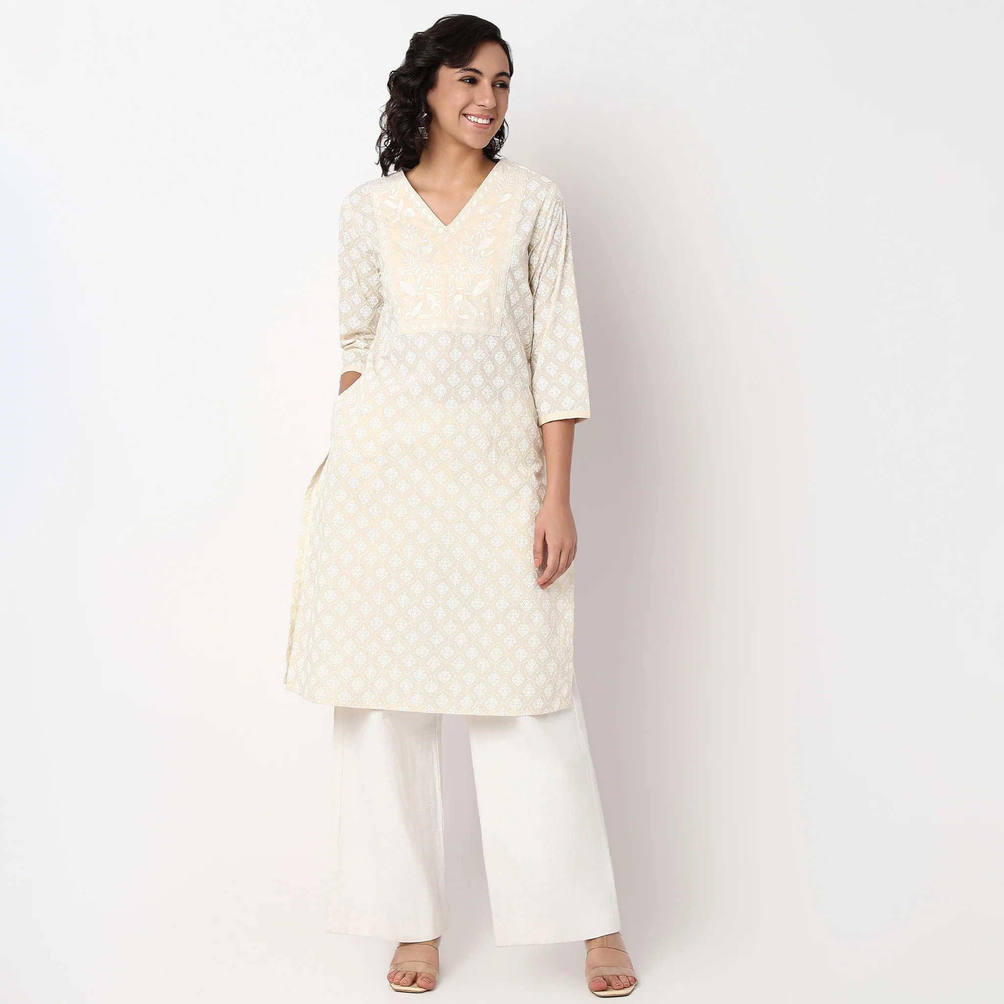 Embroidered Yoke Printed Kurta - Image 12