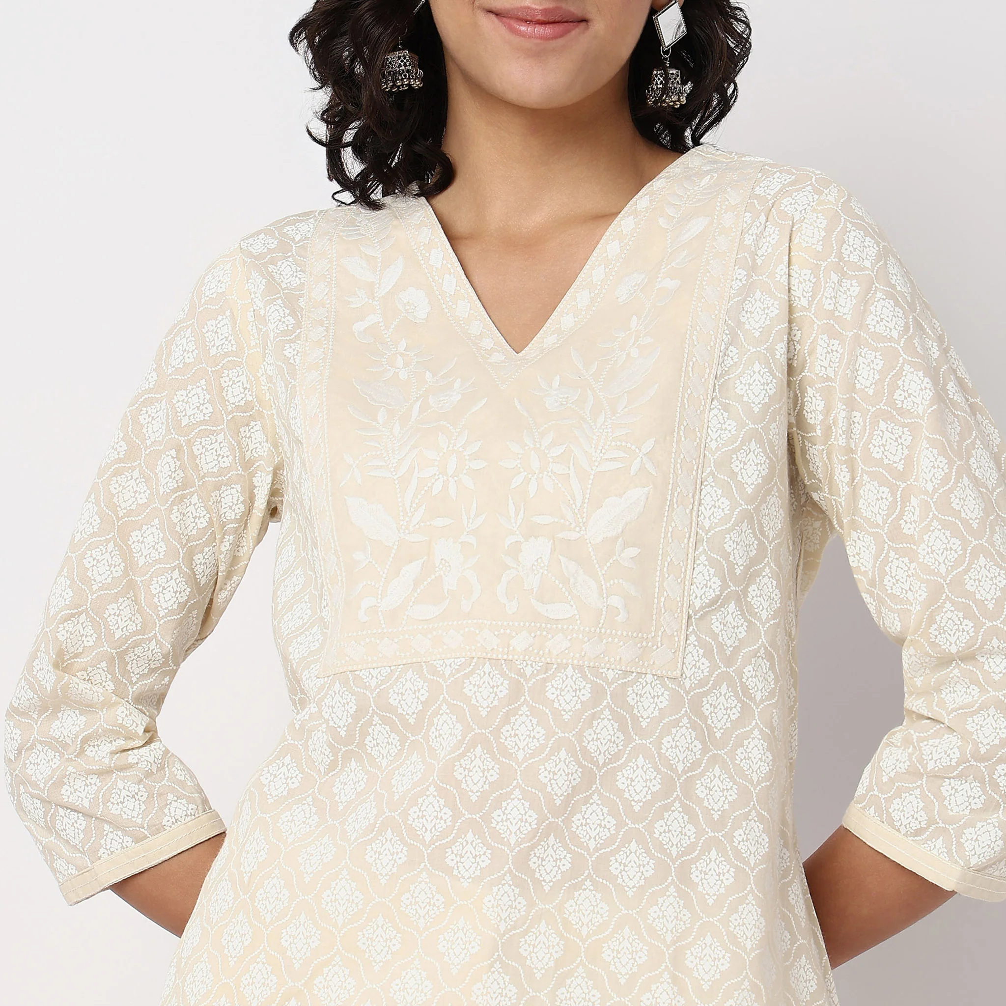 Embroidered Yoke Printed Kurta - Image 14