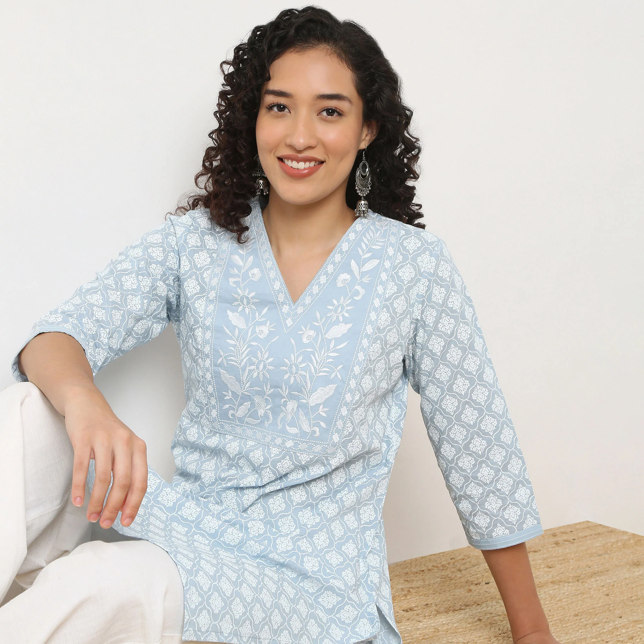 Embroidered Yoke Printed Kurta - Image 6