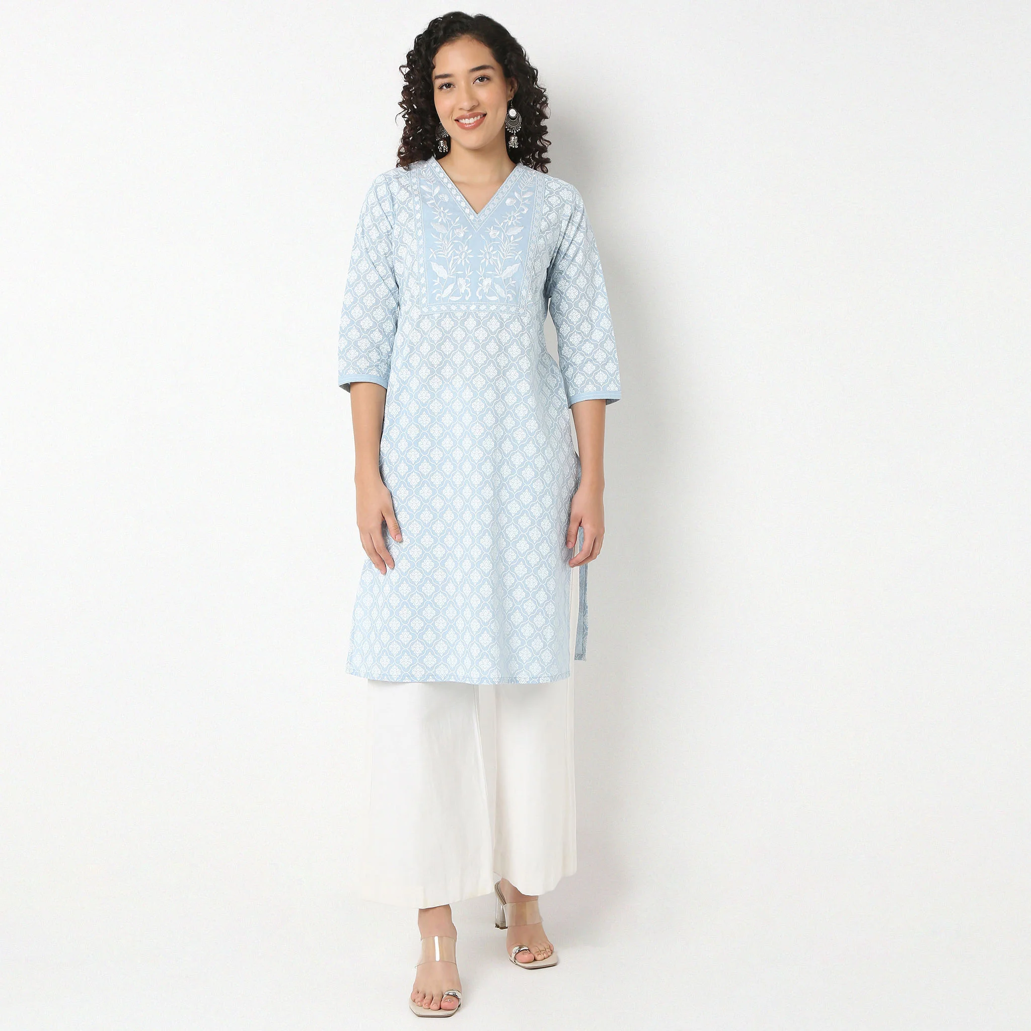 Embroidered Yoke Printed Kurta - Image 7