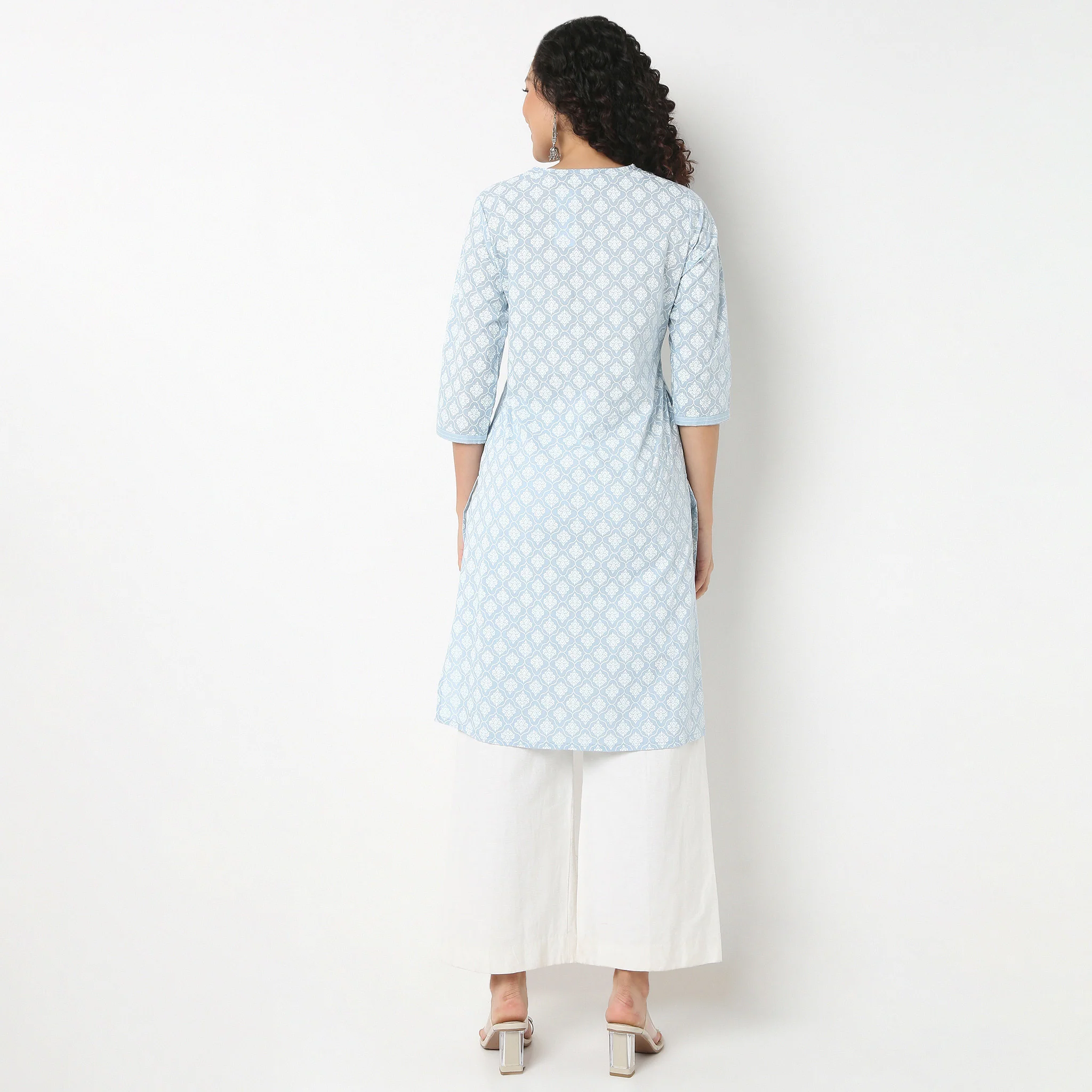 Embroidered Yoke Printed Kurta - Image 8