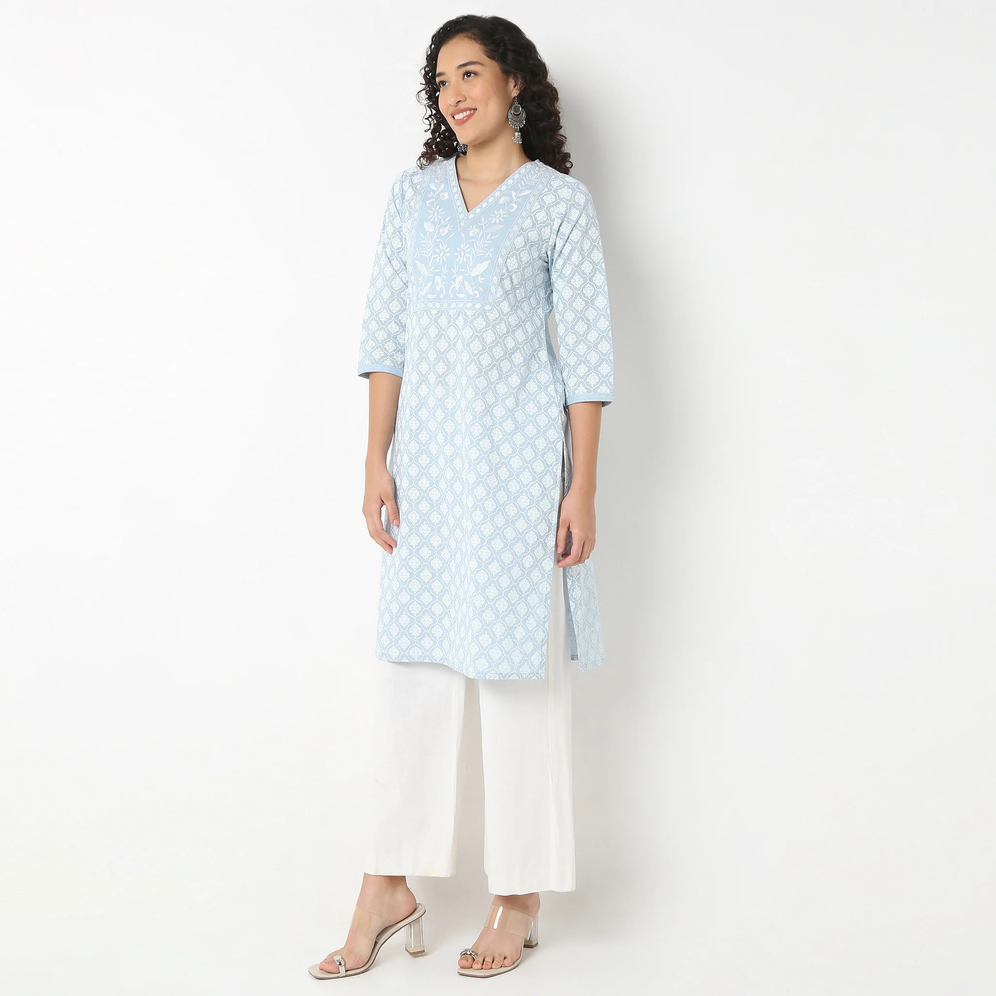 Embroidered Yoke Printed Kurta - Image 9