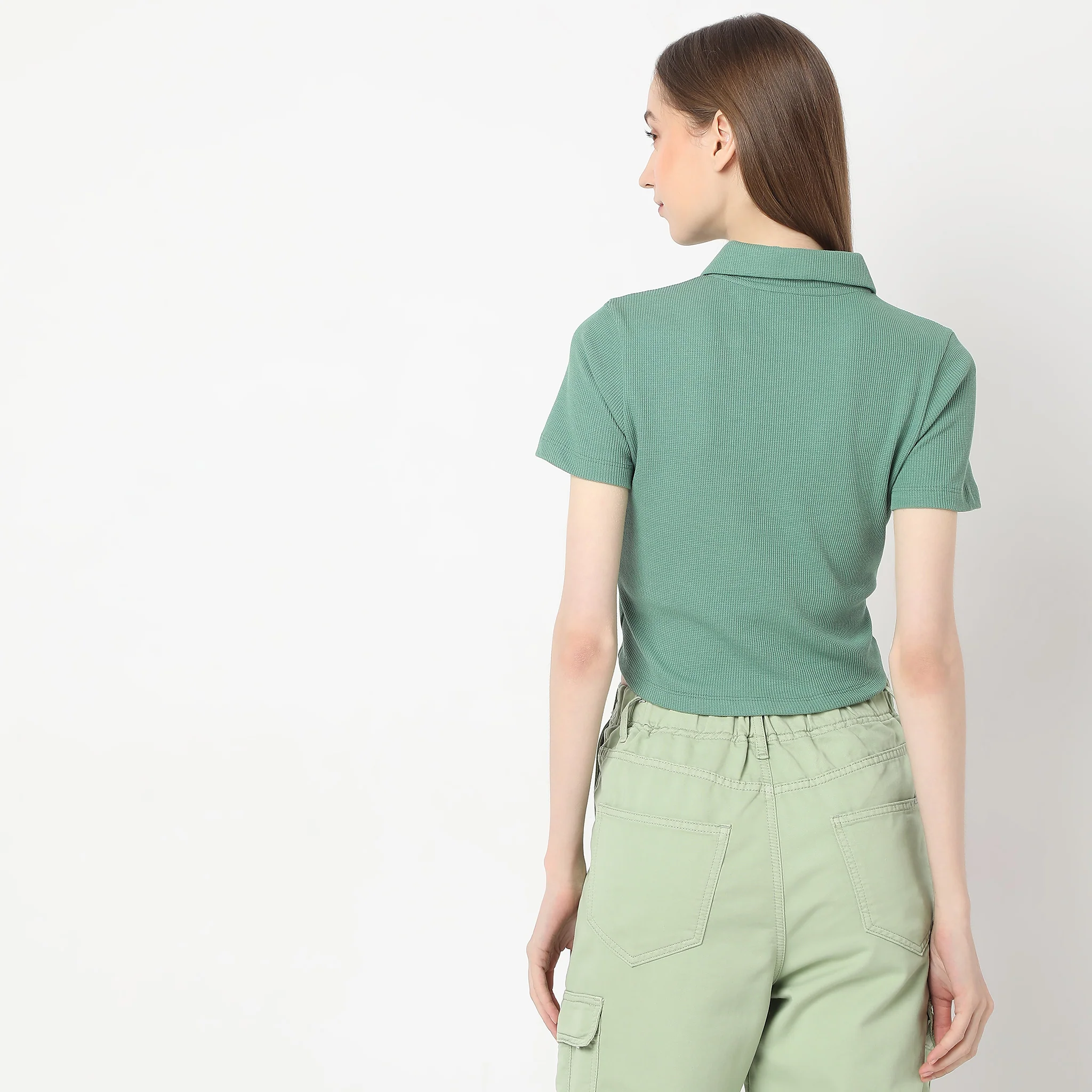Fitted Zipper Opening Crop T-Shirt - Image 3