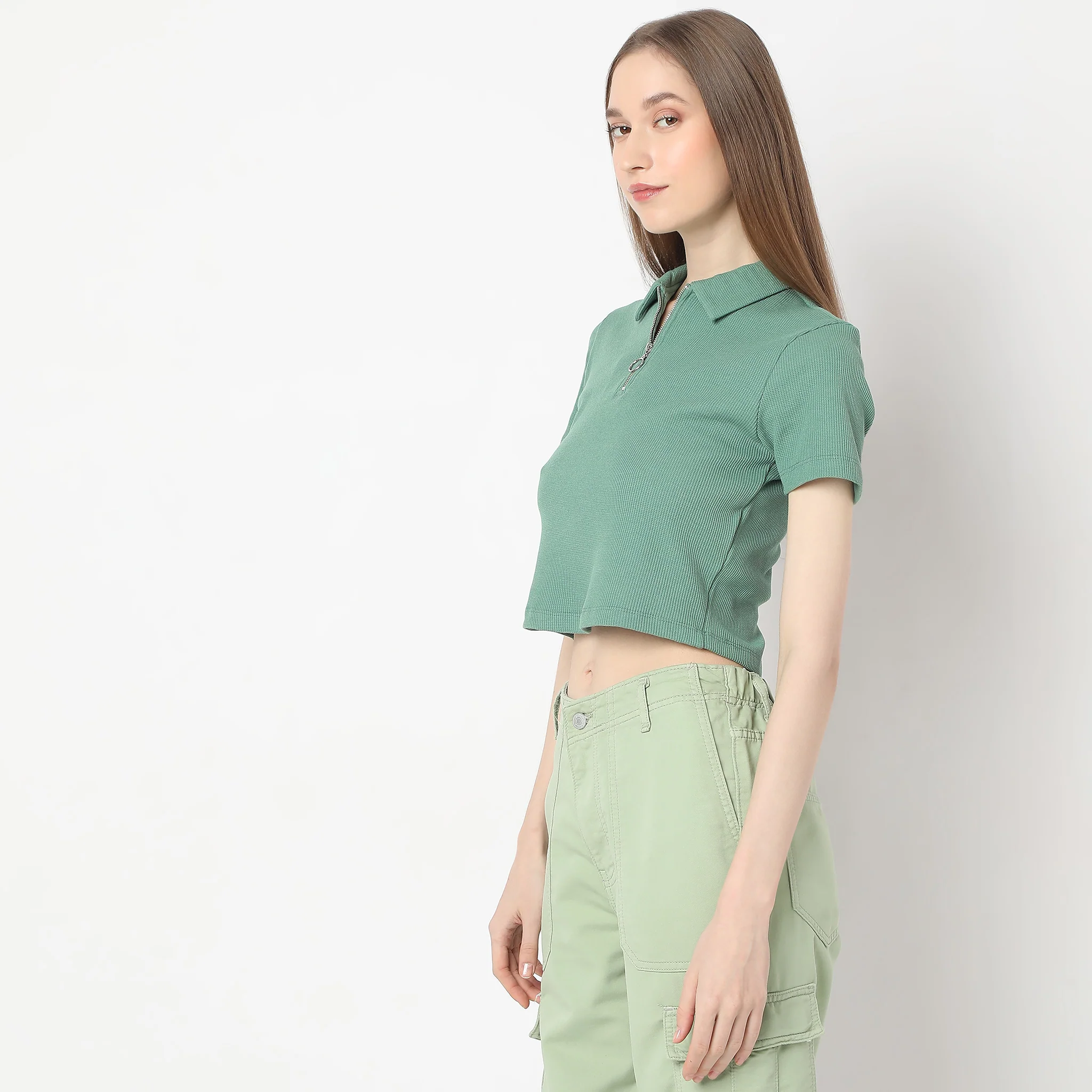Fitted Zipper Opening Crop T-Shirt - Image 5