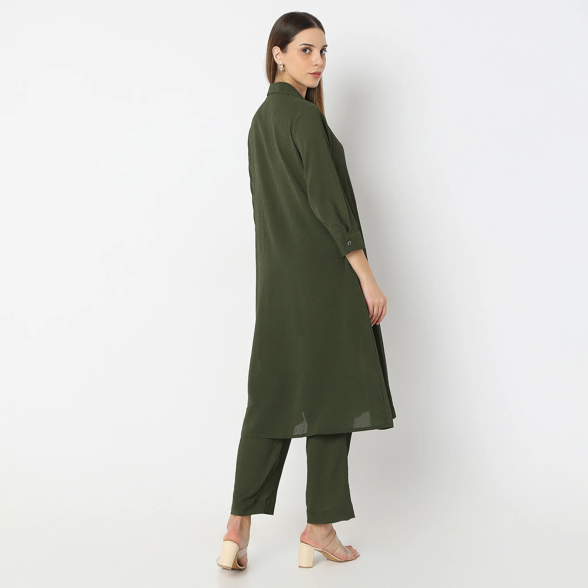 Flare Fit Box Inwared Pleat A-Line Kurta With Pant Set - Image 10